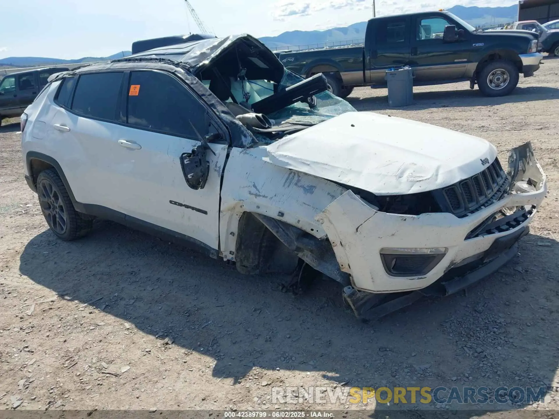 1 Photograph of a damaged car 3C4NJDCB1LT137611 JEEP COMPASS 2020