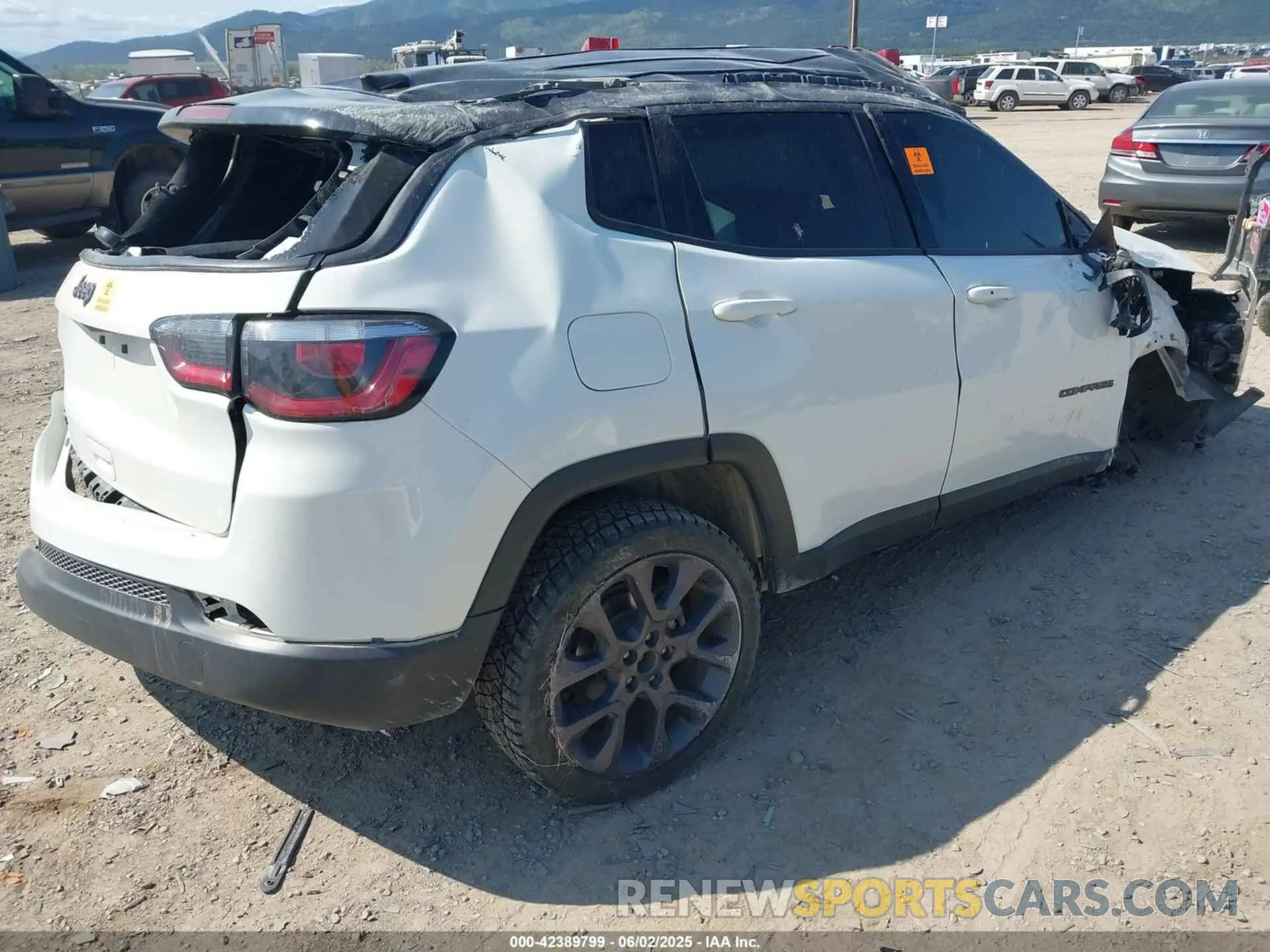 4 Photograph of a damaged car 3C4NJDCB1LT137611 JEEP COMPASS 2020