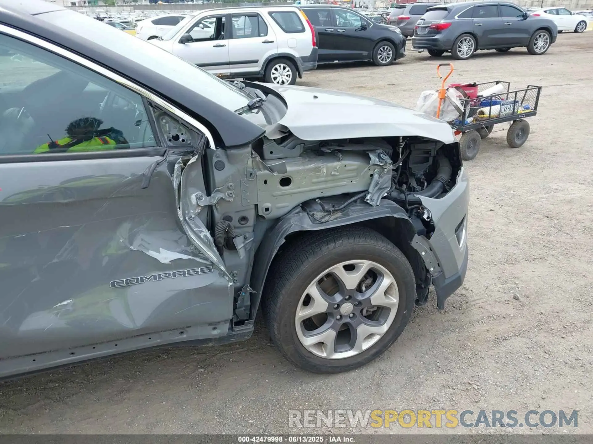17 Photograph of a damaged car 3C4NJDCB1LT164260 JEEP COMPASS 2020