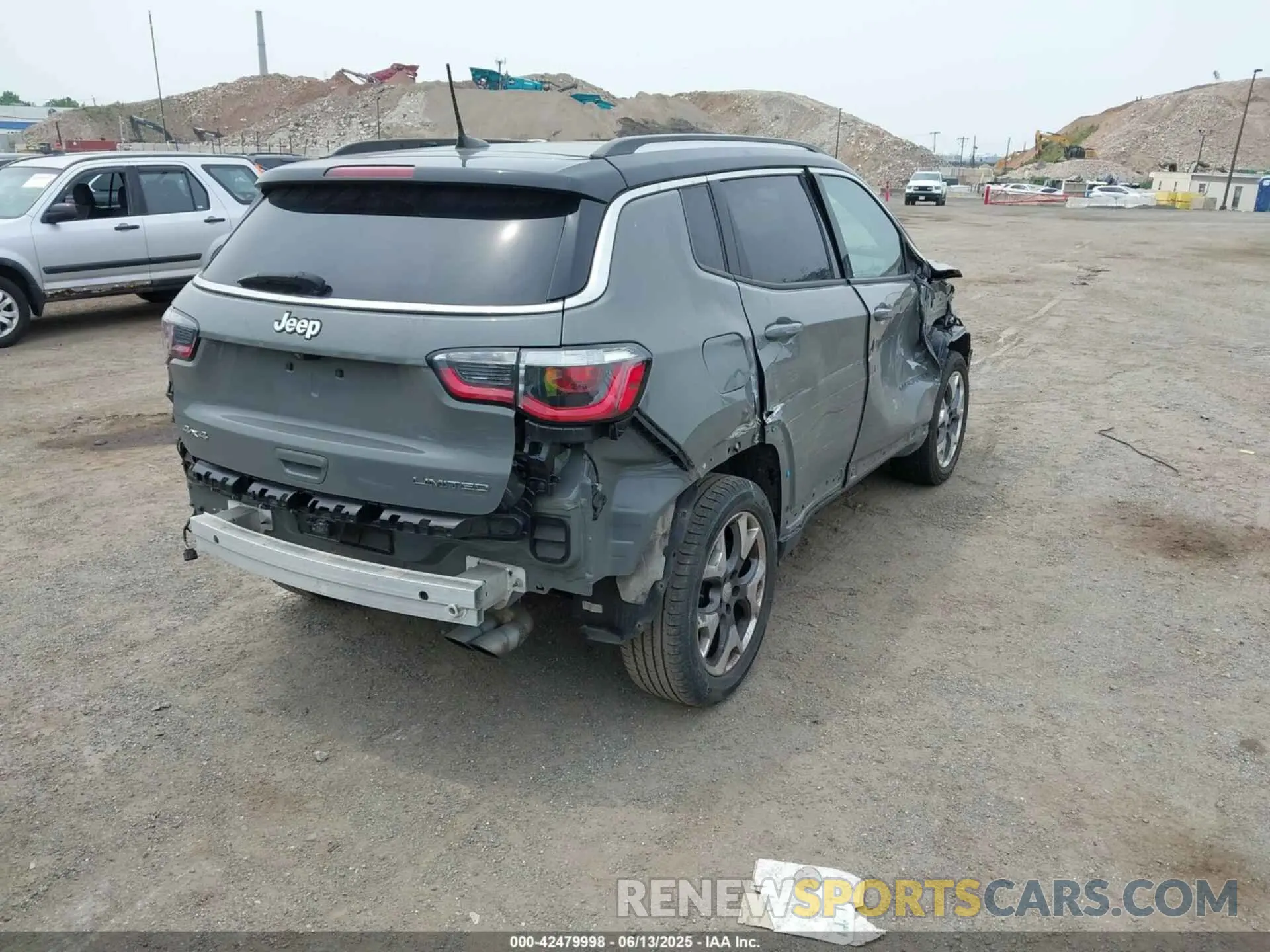 4 Photograph of a damaged car 3C4NJDCB1LT164260 JEEP COMPASS 2020