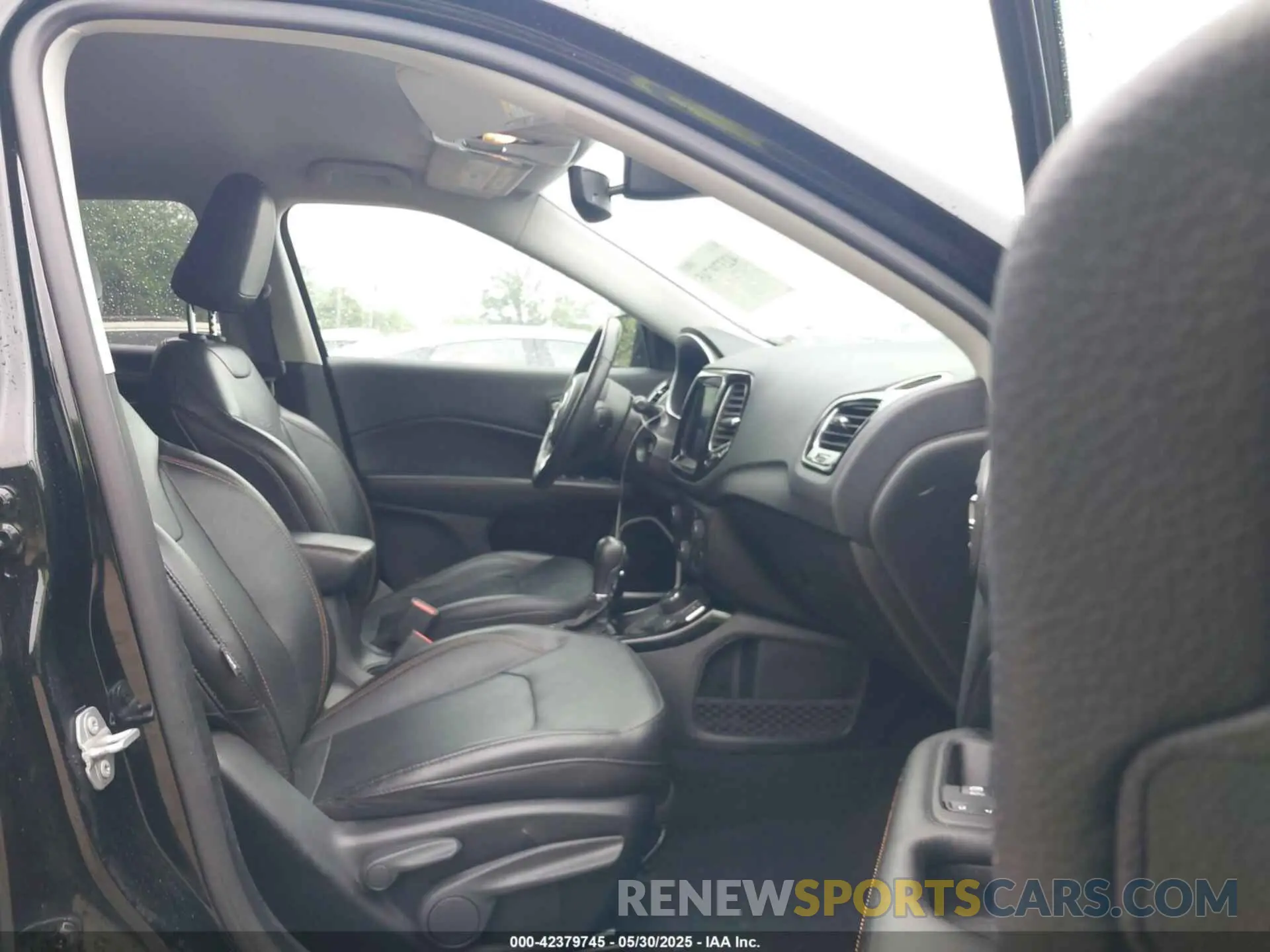 5 Photograph of a damaged car 3C4NJDCB1LT233447 JEEP COMPASS 2020