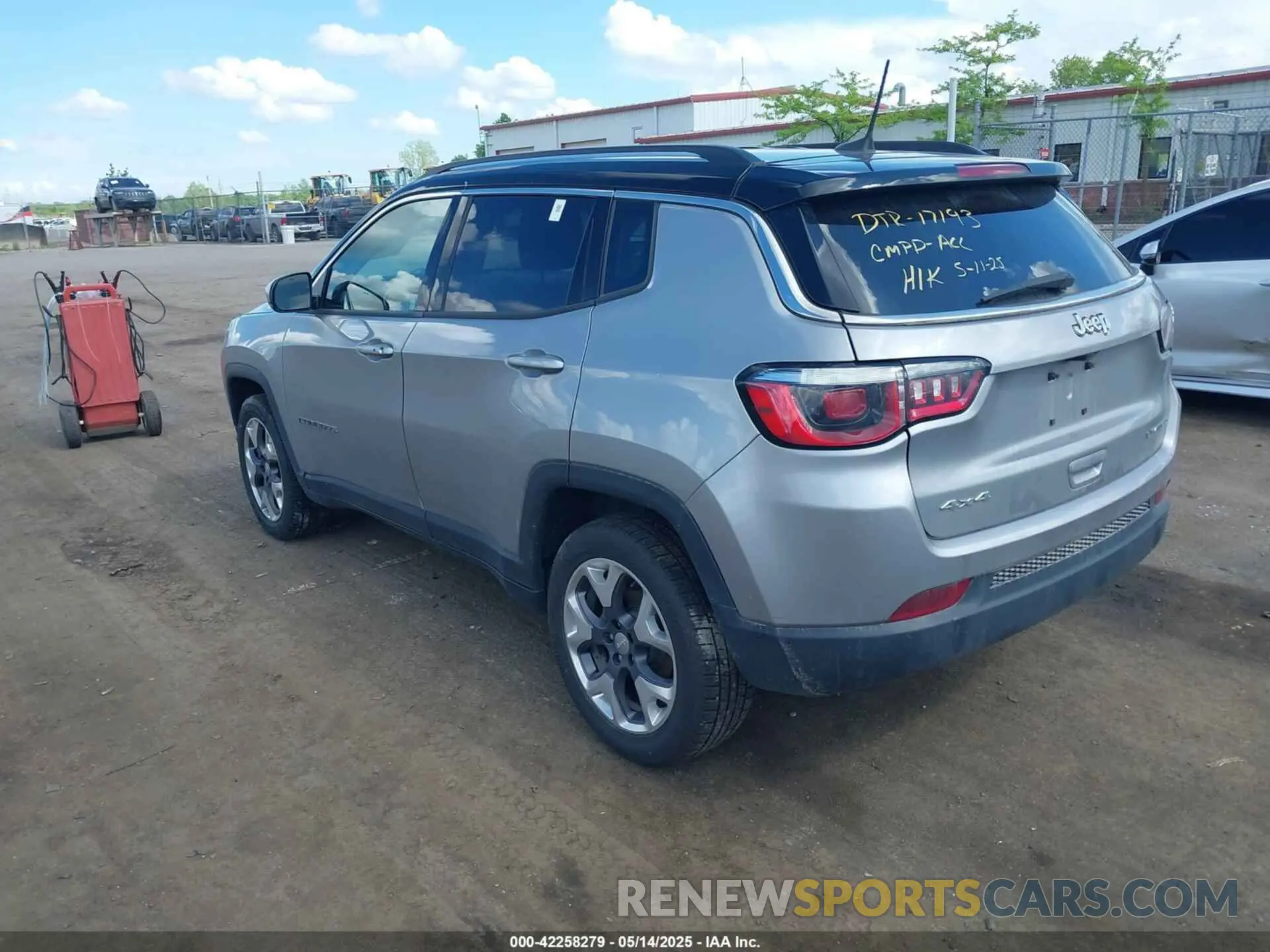 3 Photograph of a damaged car 3C4NJDCB2LT132739 JEEP COMPASS 2020