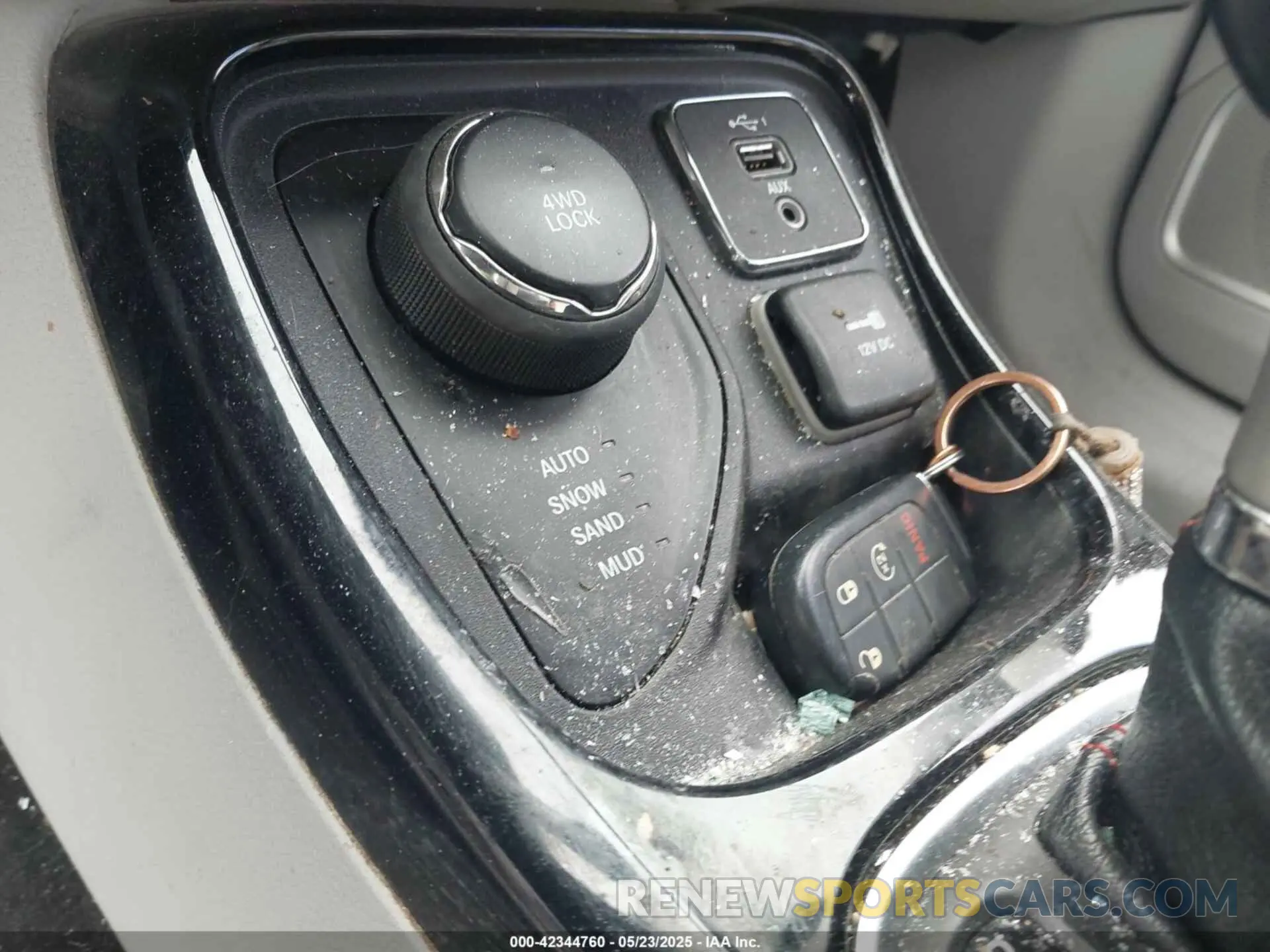 11 Photograph of a damaged car 3C4NJDCB4LT122066 JEEP COMPASS 2020
