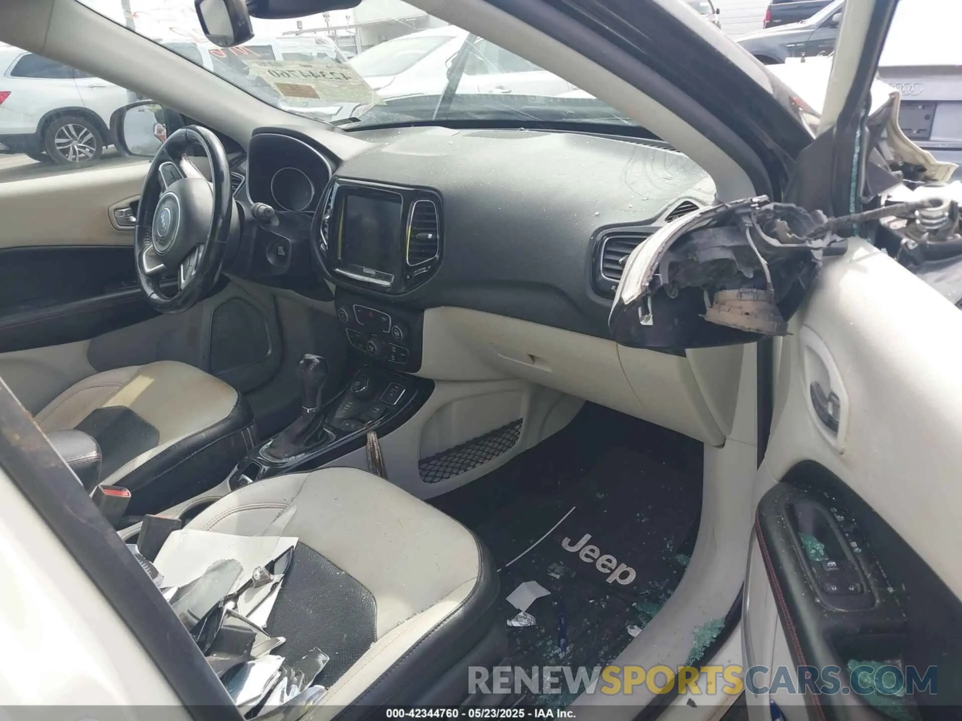 5 Photograph of a damaged car 3C4NJDCB4LT122066 JEEP COMPASS 2020