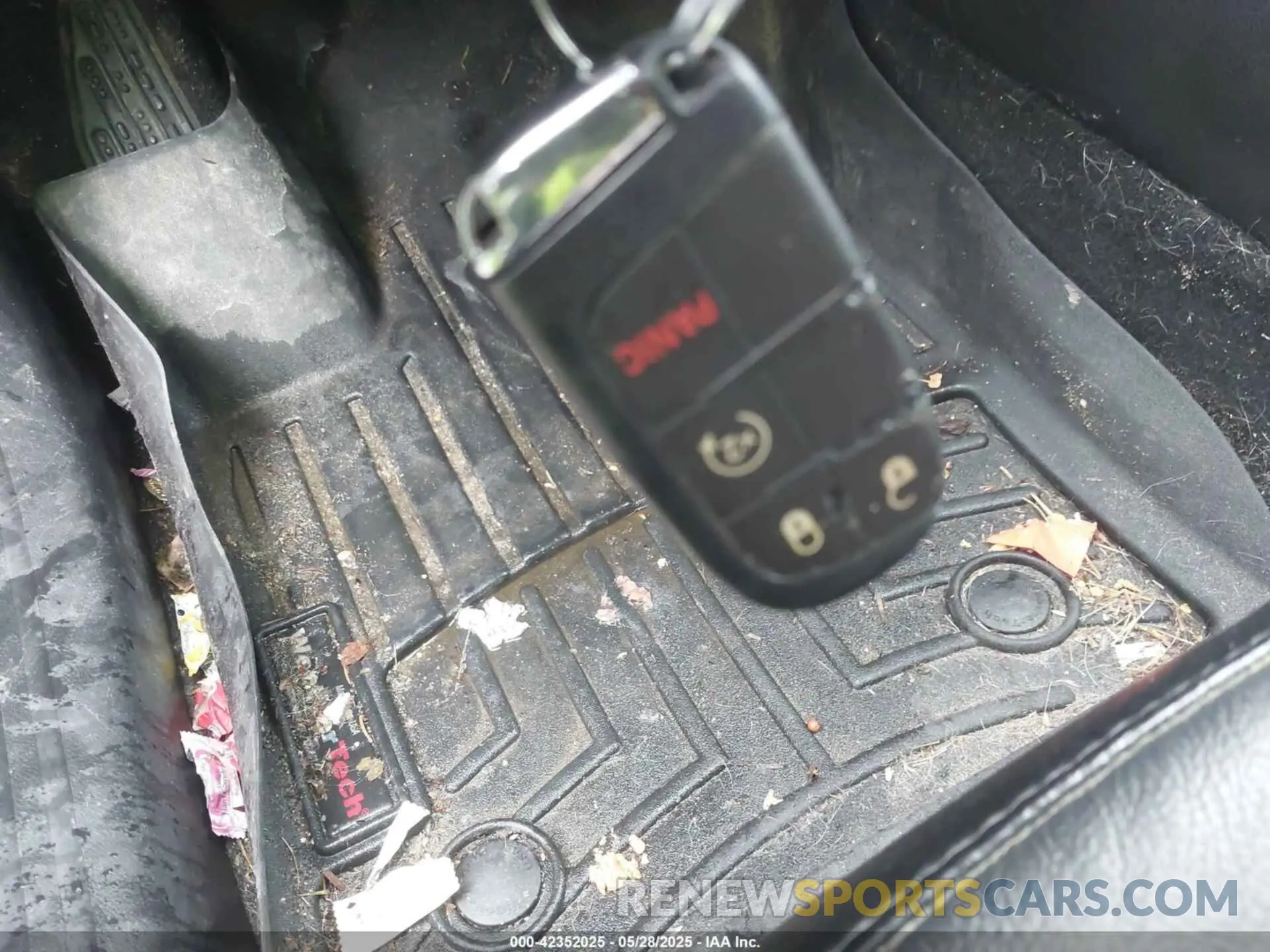 11 Photograph of a damaged car 3C4NJDCB4LT126814 JEEP COMPASS 2020