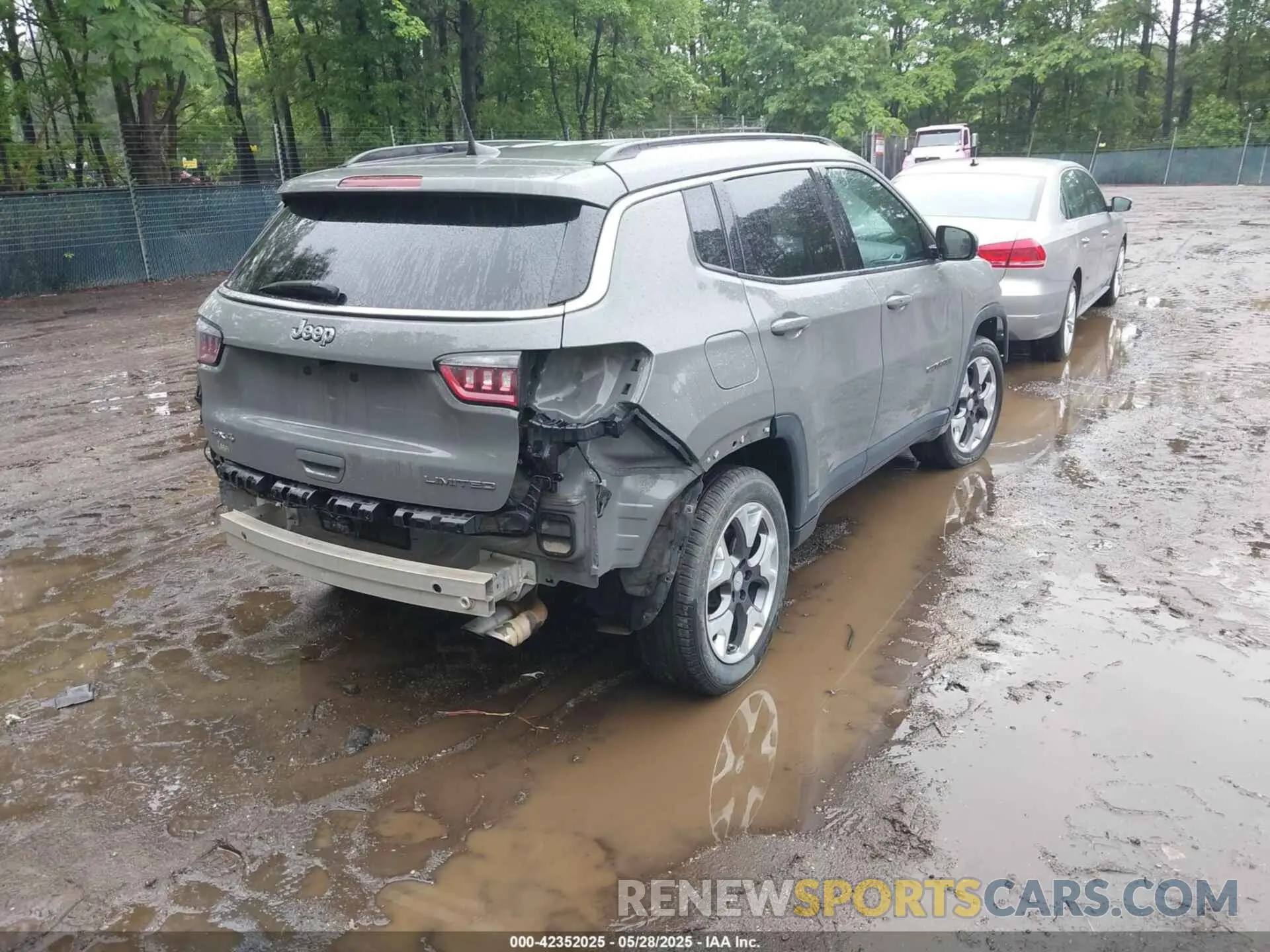 4 Photograph of a damaged car 3C4NJDCB4LT126814 JEEP COMPASS 2020