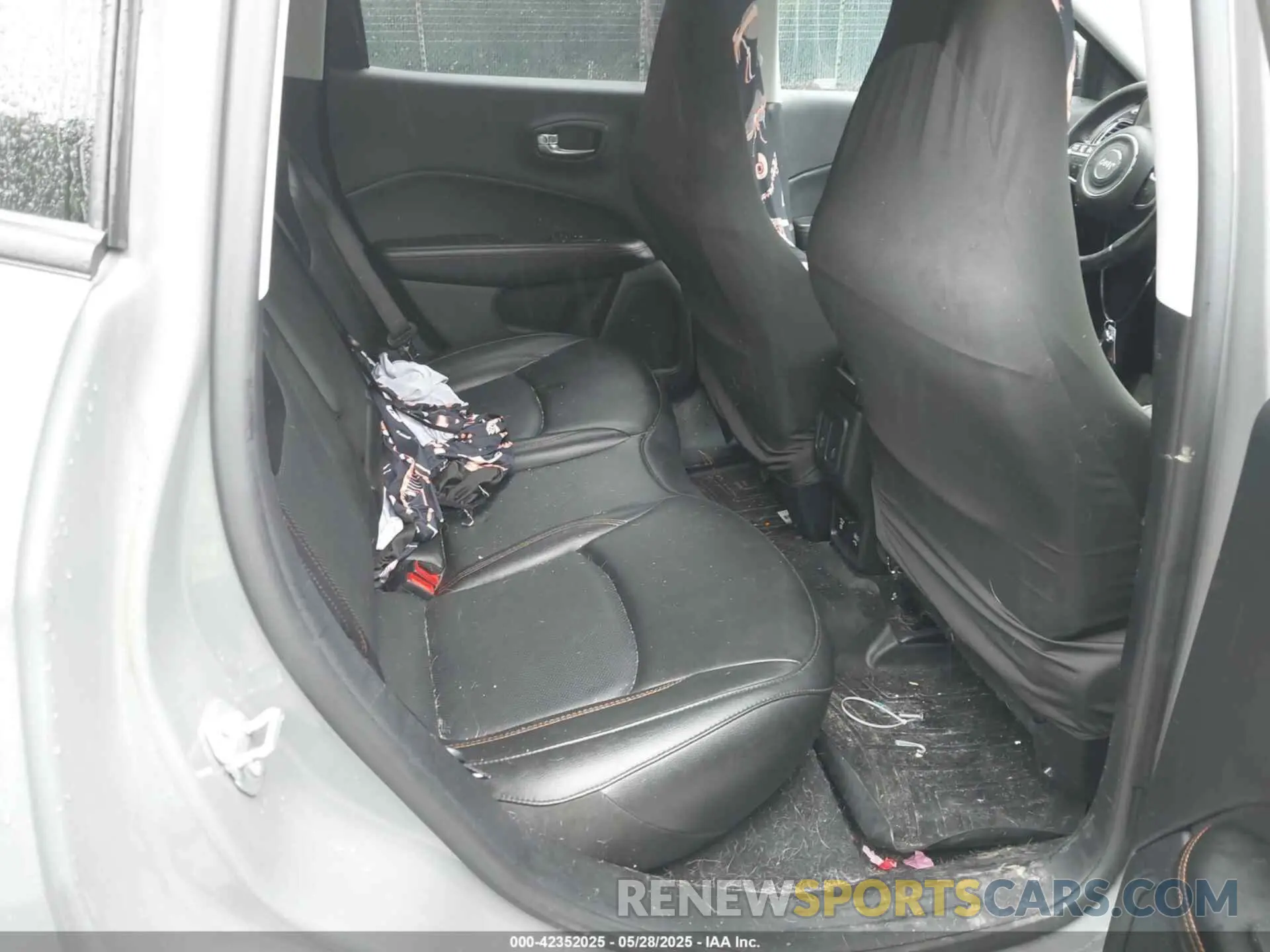 8 Photograph of a damaged car 3C4NJDCB4LT126814 JEEP COMPASS 2020