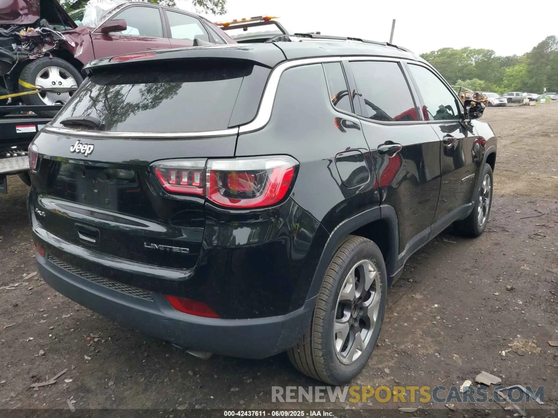 4 Photograph of a damaged car 3C4NJDCB4LT155374 JEEP COMPASS 2020