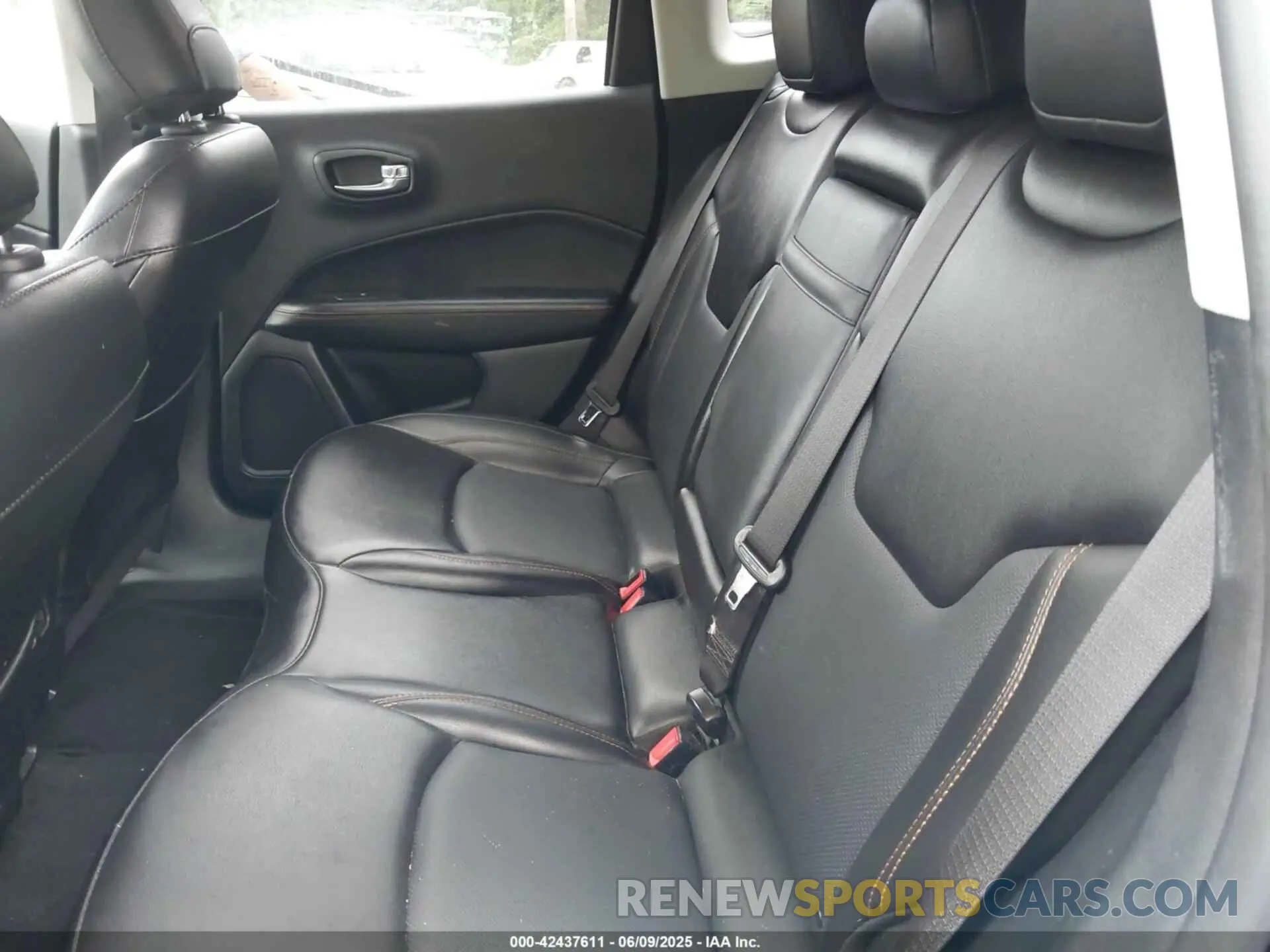 8 Photograph of a damaged car 3C4NJDCB4LT155374 JEEP COMPASS 2020