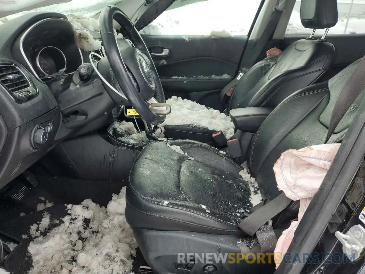 7 Photograph of a damaged car 3C4NJDCB4LT161059 JEEP COMPASS 2020