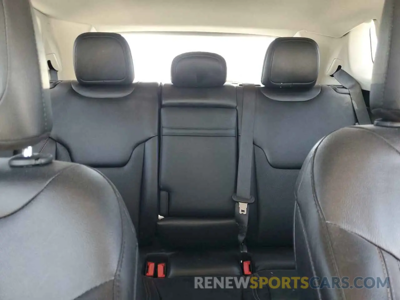 10 Photograph of a damaged car 3C4NJDCB5LT146439 JEEP COMPASS 2020
