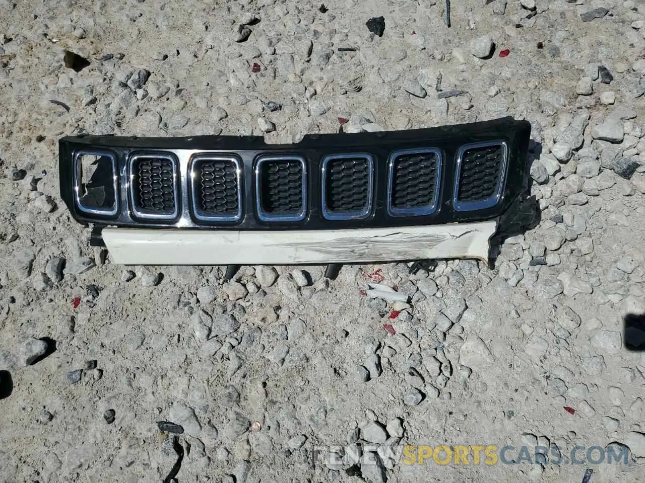 15 Photograph of a damaged car 3C4NJDCB5LT146439 JEEP COMPASS 2020