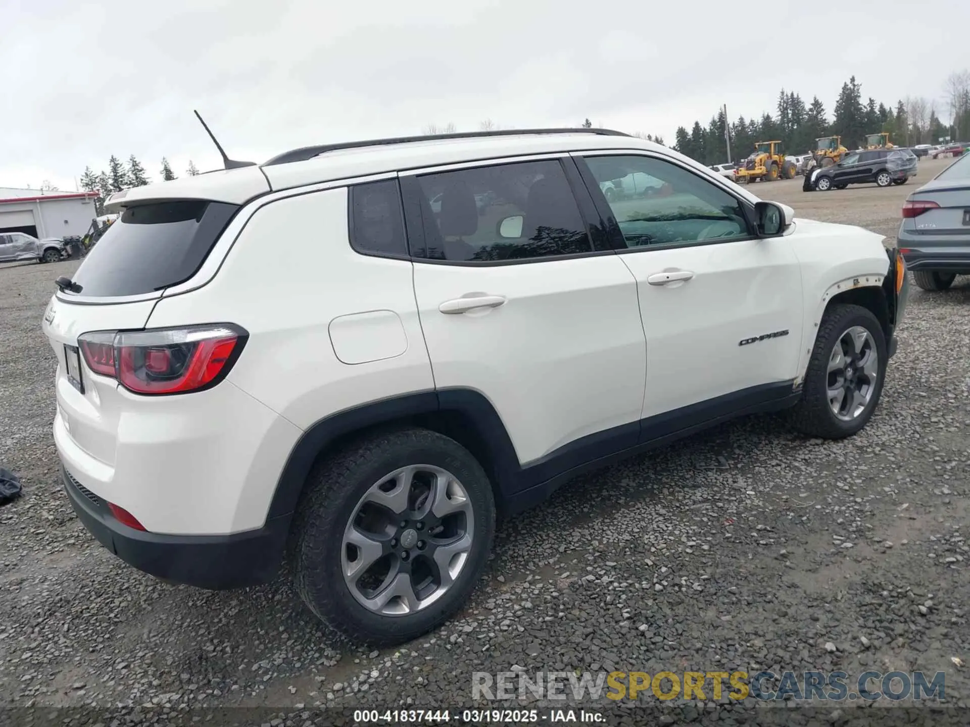 4 Photograph of a damaged car 3C4NJDCB5LT153584 JEEP COMPASS 2020