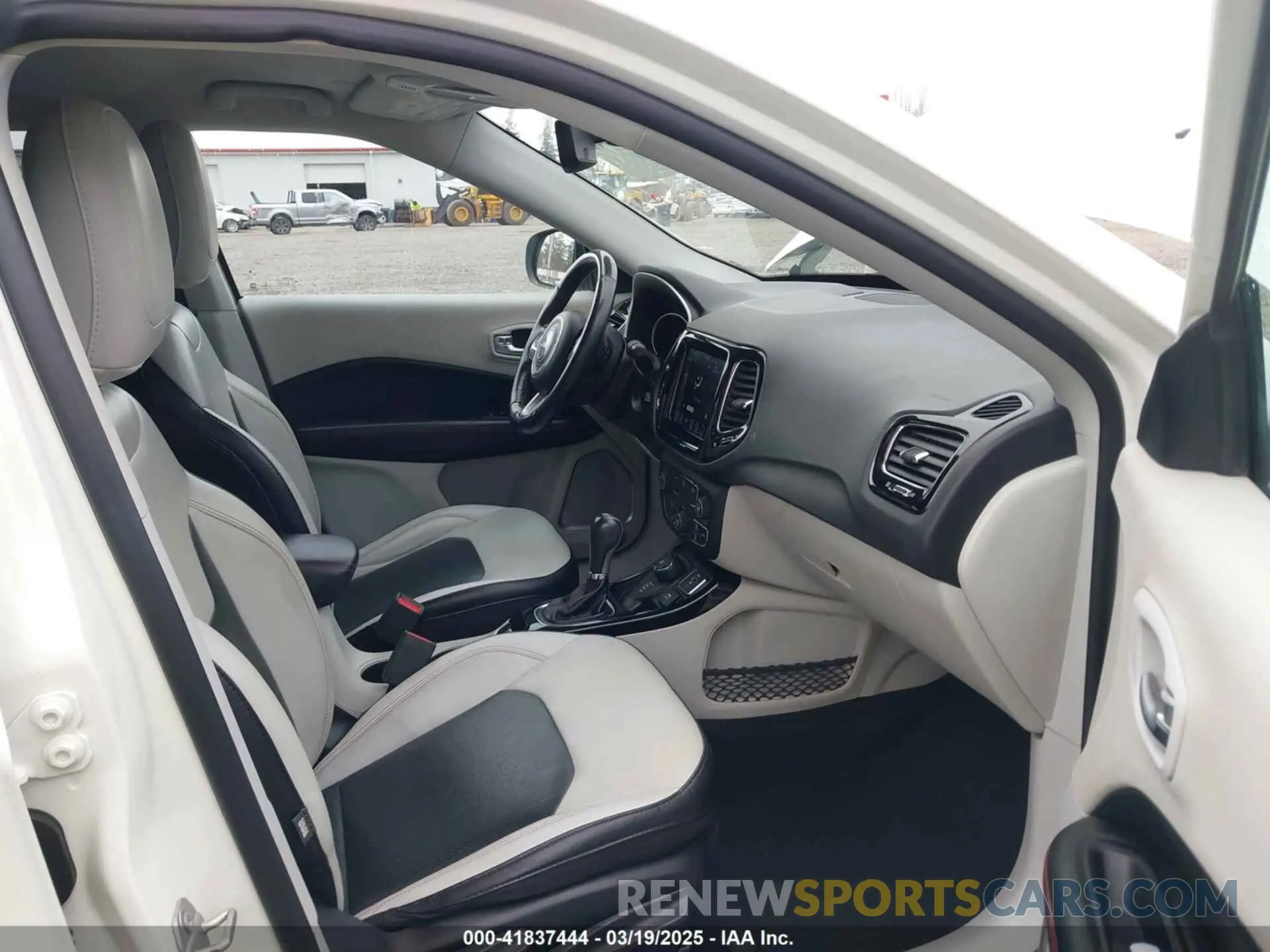 5 Photograph of a damaged car 3C4NJDCB5LT153584 JEEP COMPASS 2020