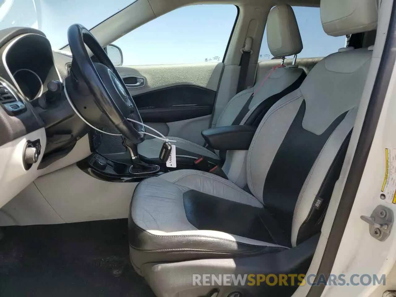 7 Photograph of a damaged car 3C4NJDCB6LT111487 JEEP COMPASS 2020