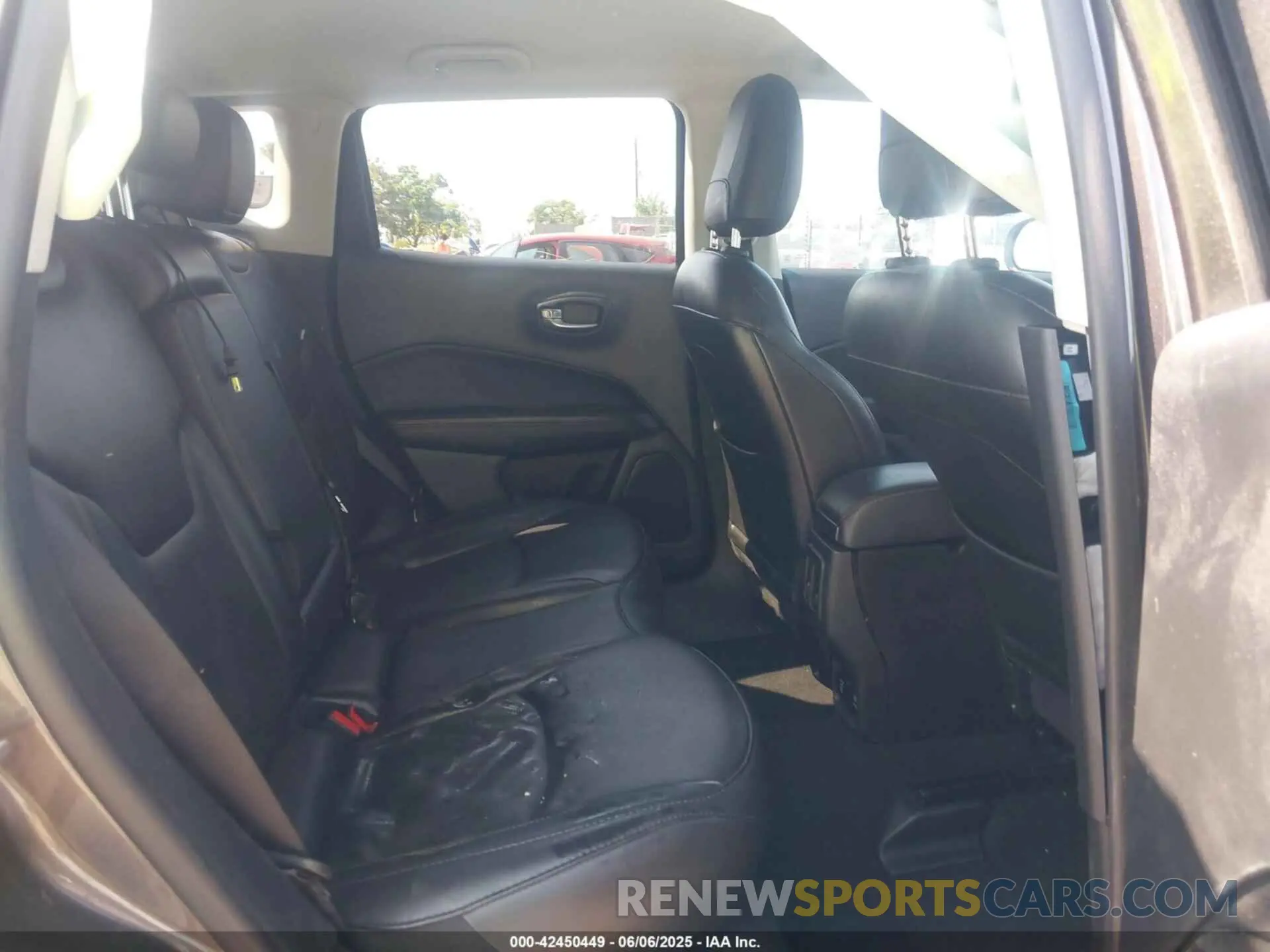 8 Photograph of a damaged car 3C4NJDCB6LT195973 JEEP COMPASS 2020