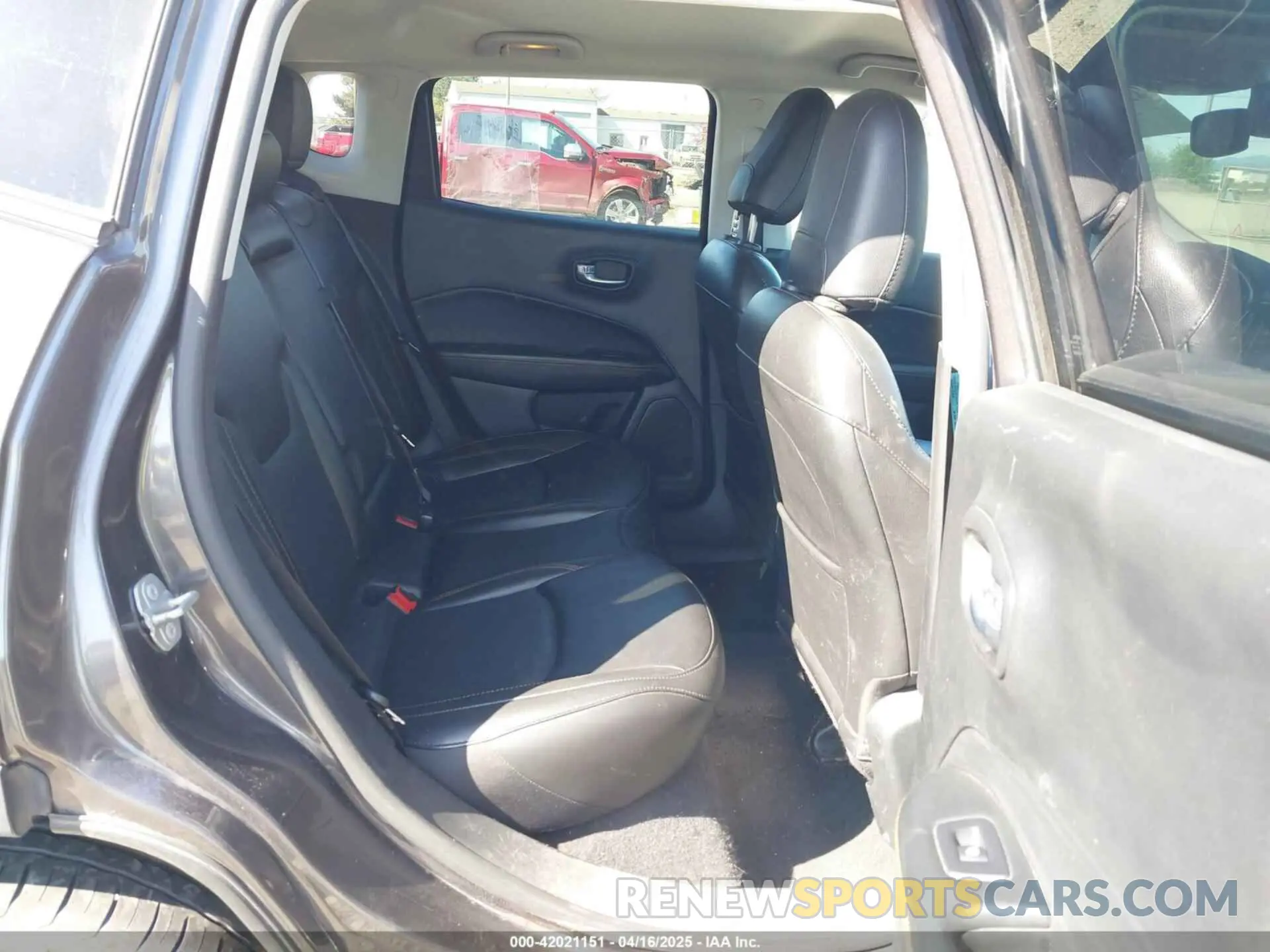 8 Photograph of a damaged car 3C4NJDCB6LT221388 JEEP COMPASS 2020
