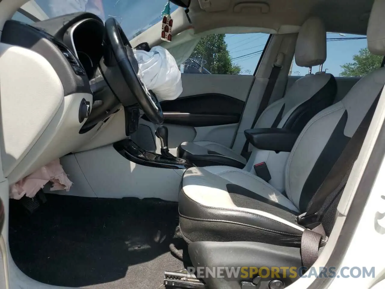 7 Photograph of a damaged car 3C4NJDCB7LT116942 JEEP COMPASS 2020