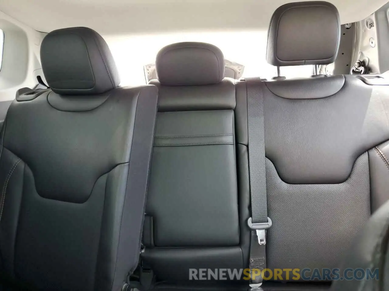 10 Photograph of a damaged car 3C4NJDCB7LT146233 JEEP COMPASS 2020