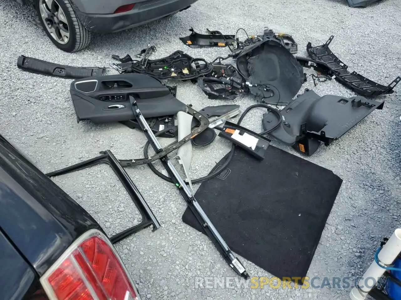13 Photograph of a damaged car 3C4NJDCB7LT146233 JEEP COMPASS 2020