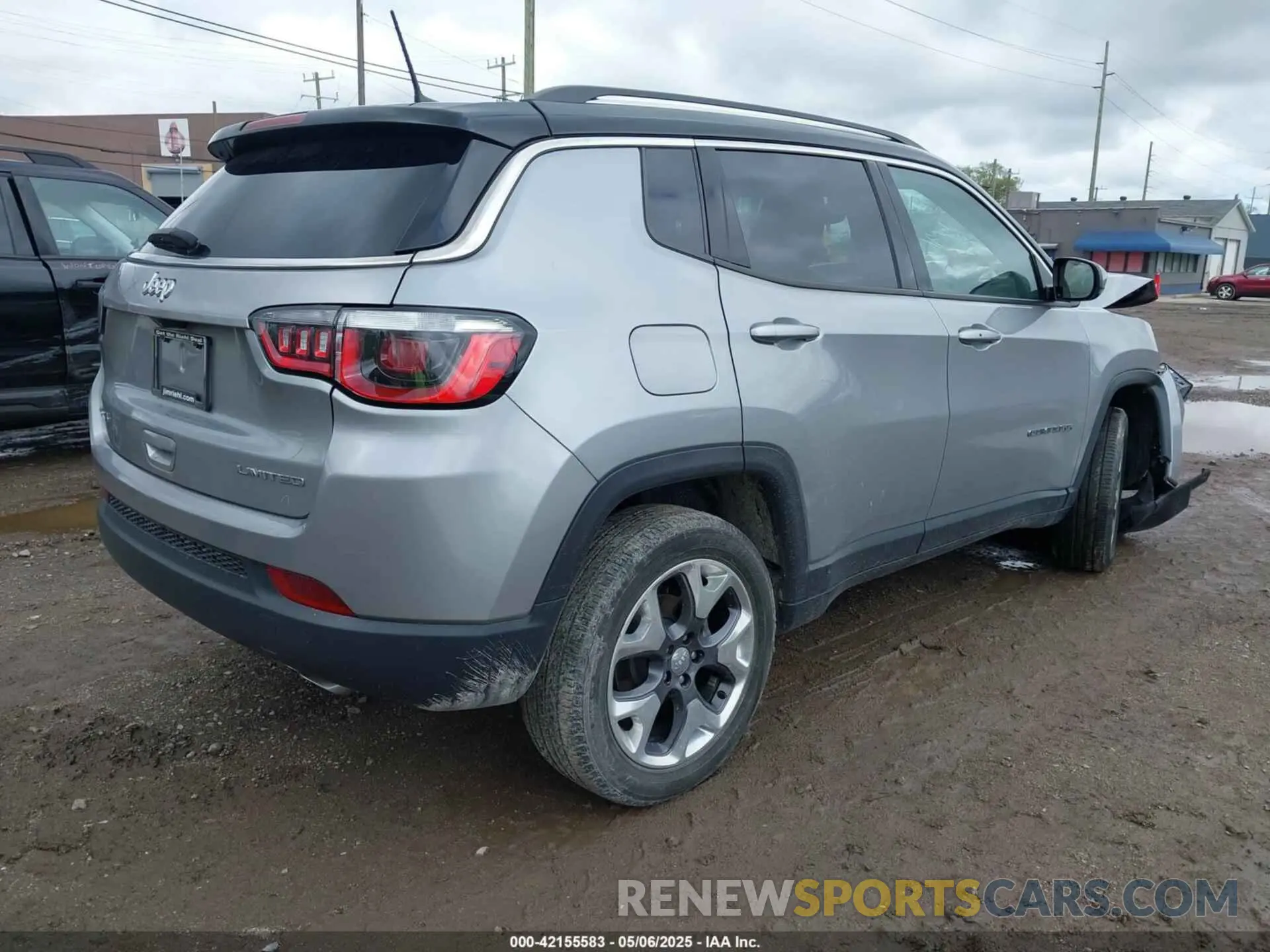 4 Photograph of a damaged car 3C4NJDCB7LT233985 JEEP COMPASS 2020