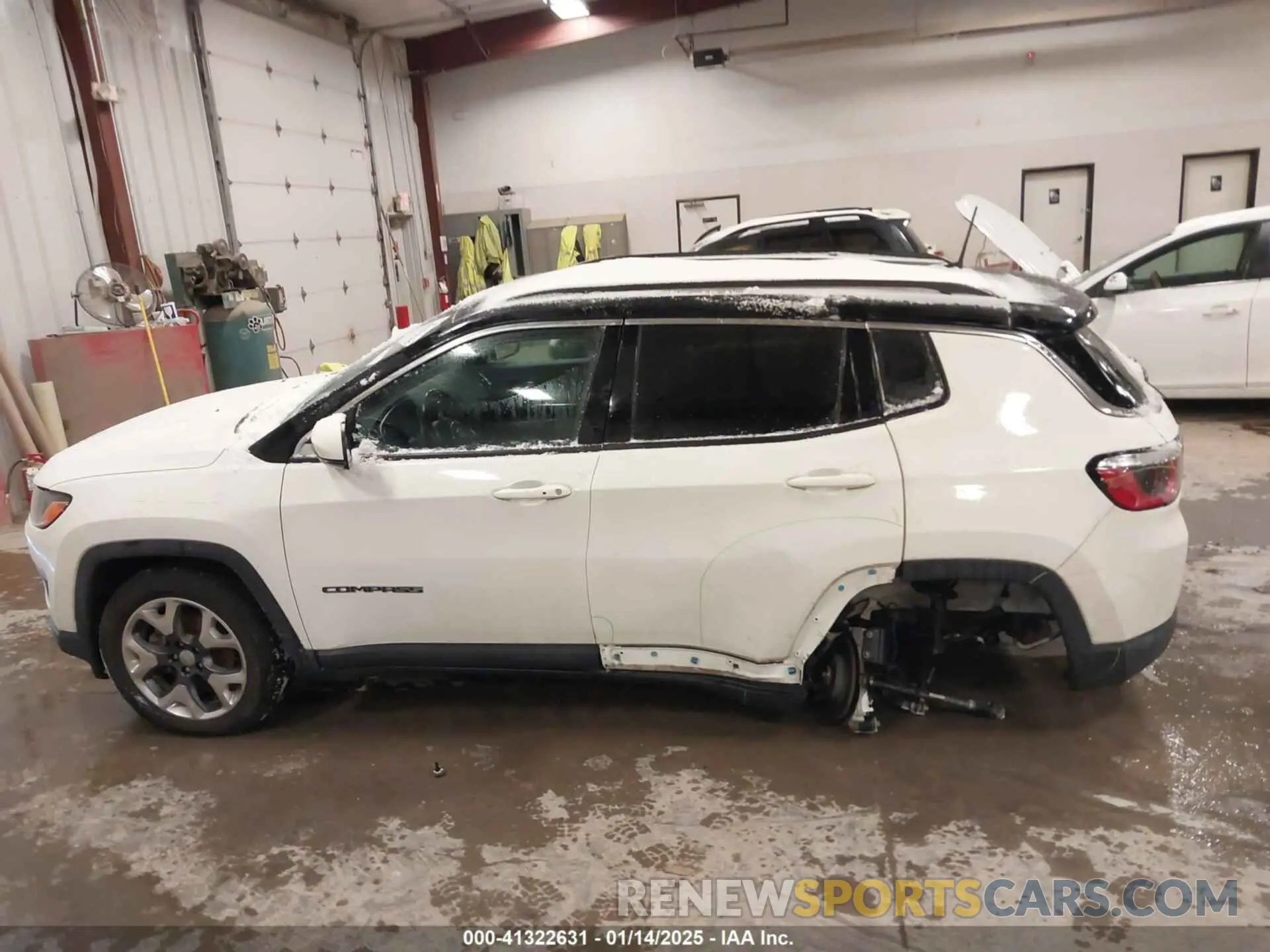 14 Photograph of a damaged car 3C4NJDCB7LT240631 JEEP COMPASS 2020