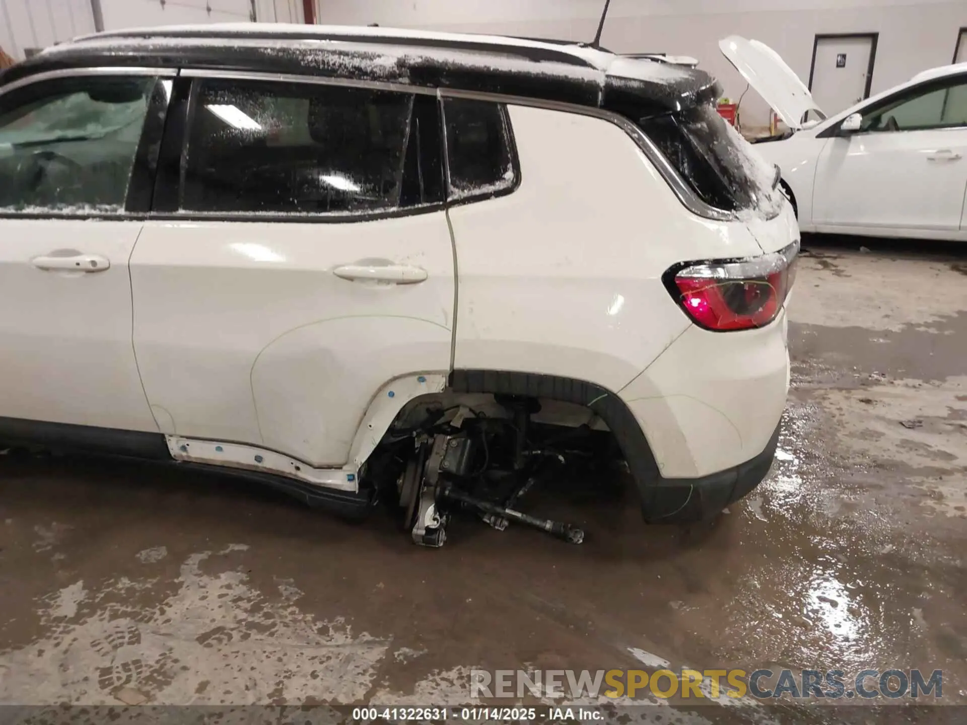 6 Photograph of a damaged car 3C4NJDCB7LT240631 JEEP COMPASS 2020