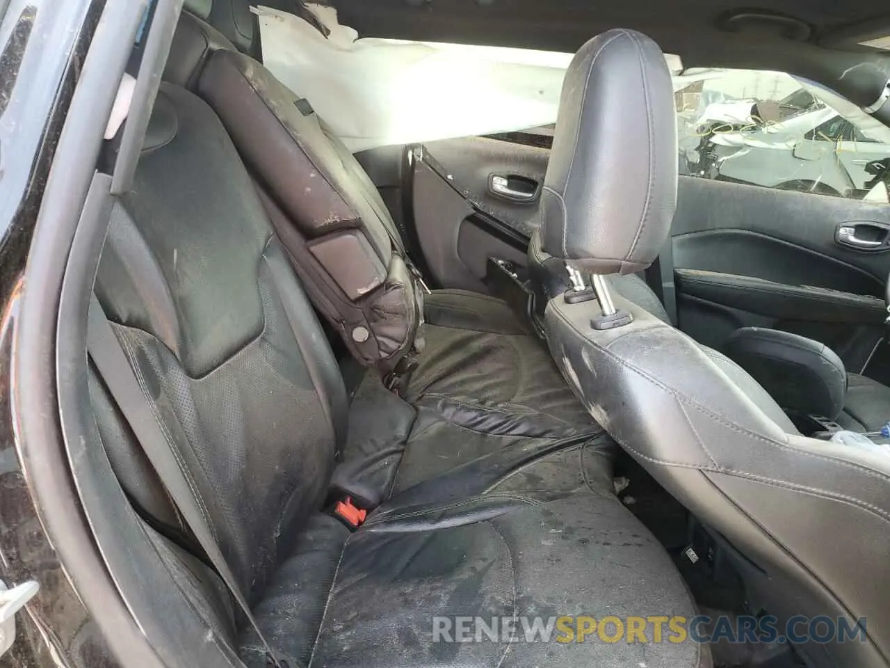 10 Photograph of a damaged car 3C4NJDCB7LT258109 JEEP COMPASS 2020