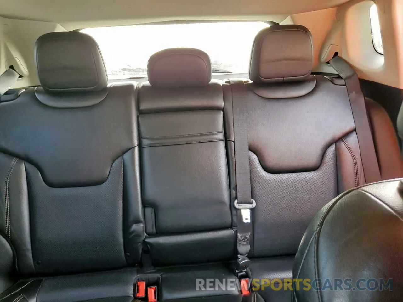 10 Photograph of a damaged car 3C4NJDCBXLT149613 JEEP COMPASS 2020