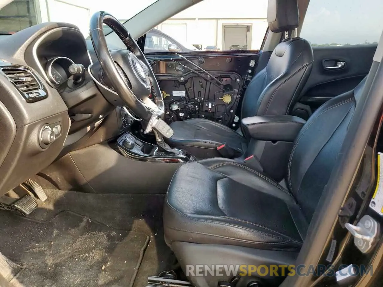 7 Photograph of a damaged car 3C4NJDCBXLT149613 JEEP COMPASS 2020