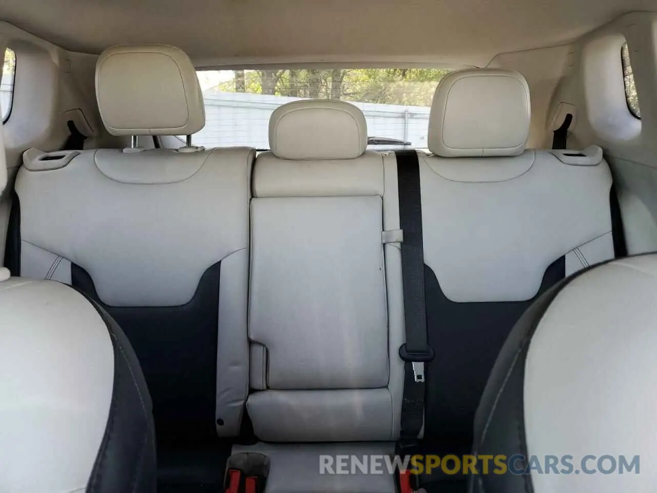 10 Photograph of a damaged car 3C4NJDCBXLT155752 JEEP COMPASS 2020