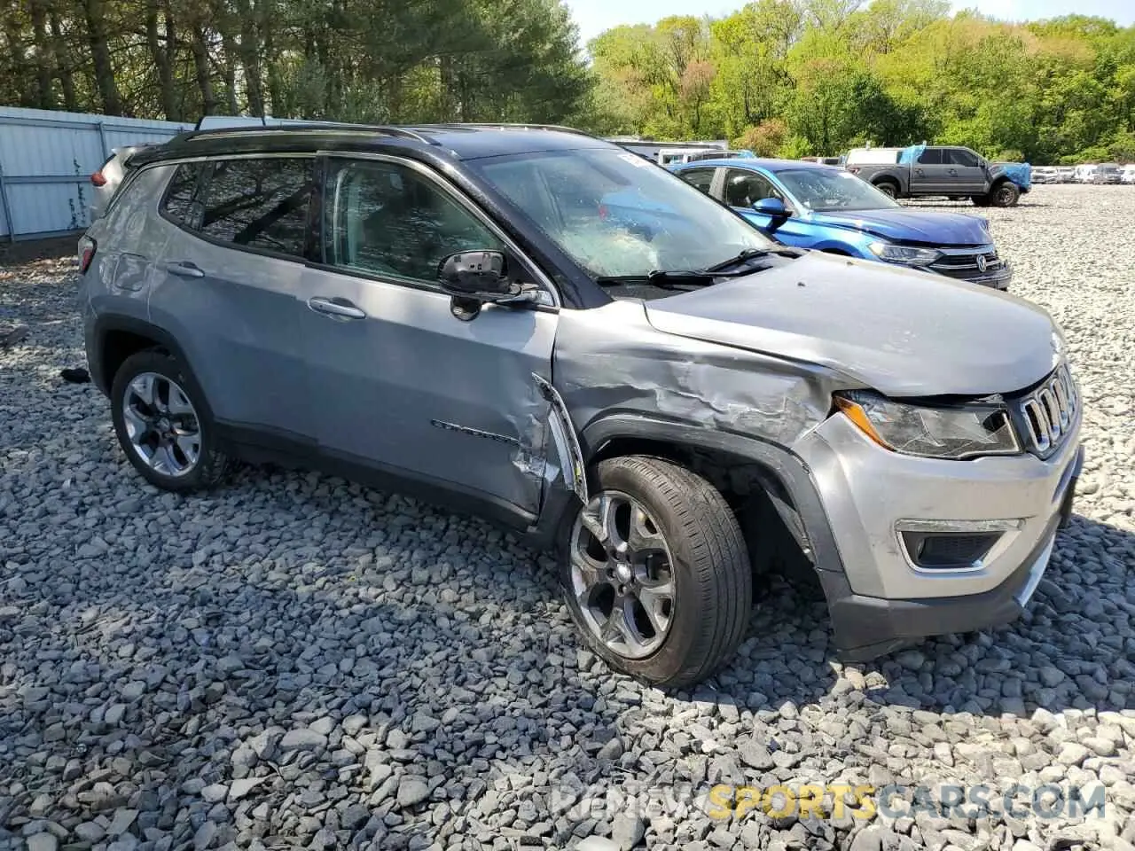 4 Photograph of a damaged car 3C4NJDCBXLT155752 JEEP COMPASS 2020