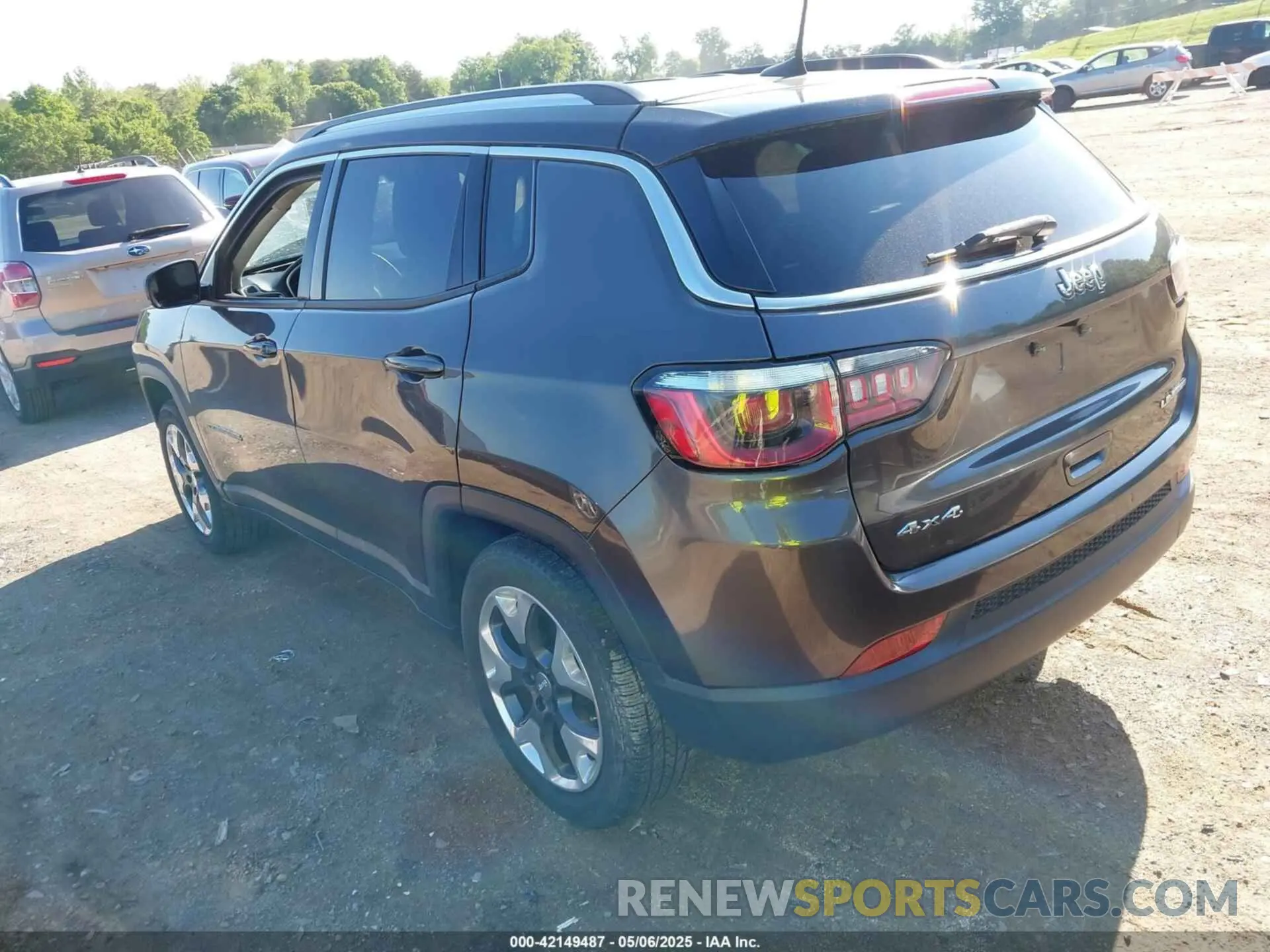 3 Photograph of a damaged car 3C4NJDCBXLT208708 JEEP COMPASS 2020