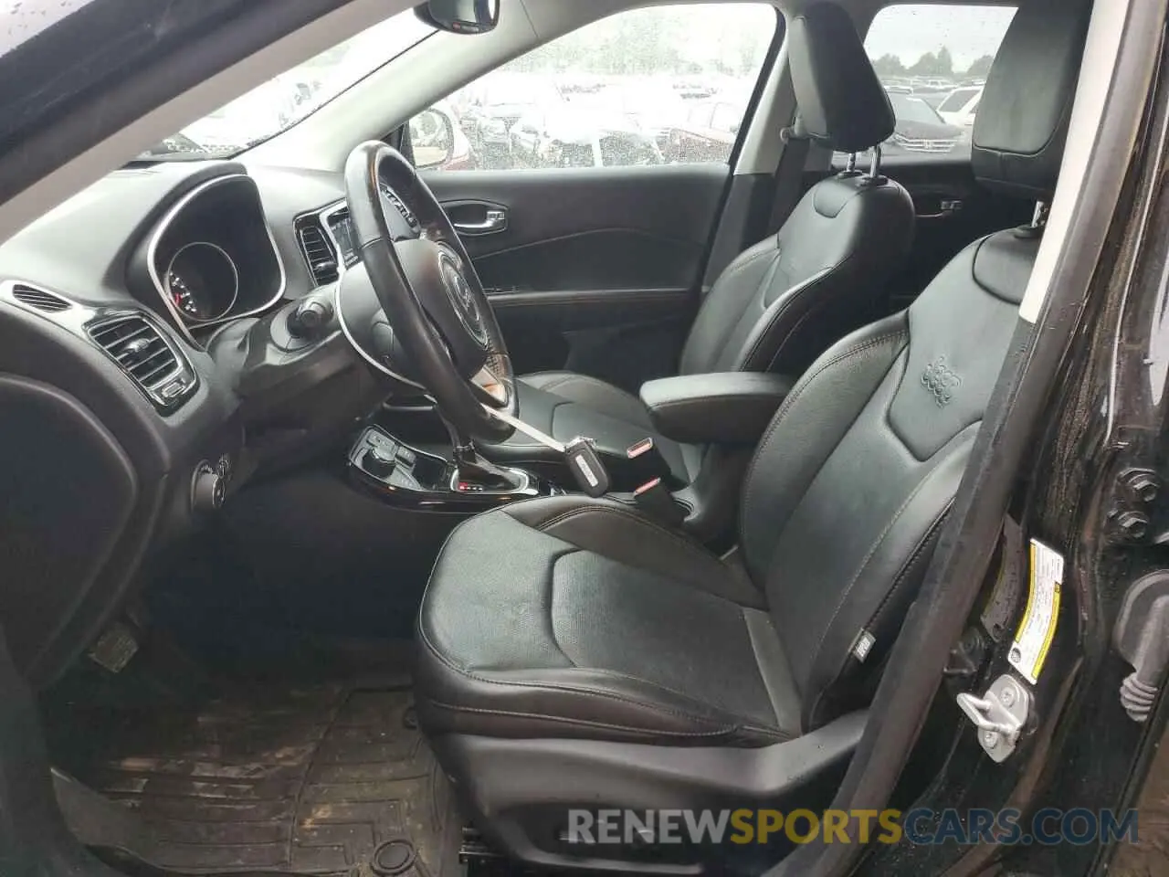 7 Photograph of a damaged car 3C4NJDCBXLT209079 JEEP COMPASS 2020