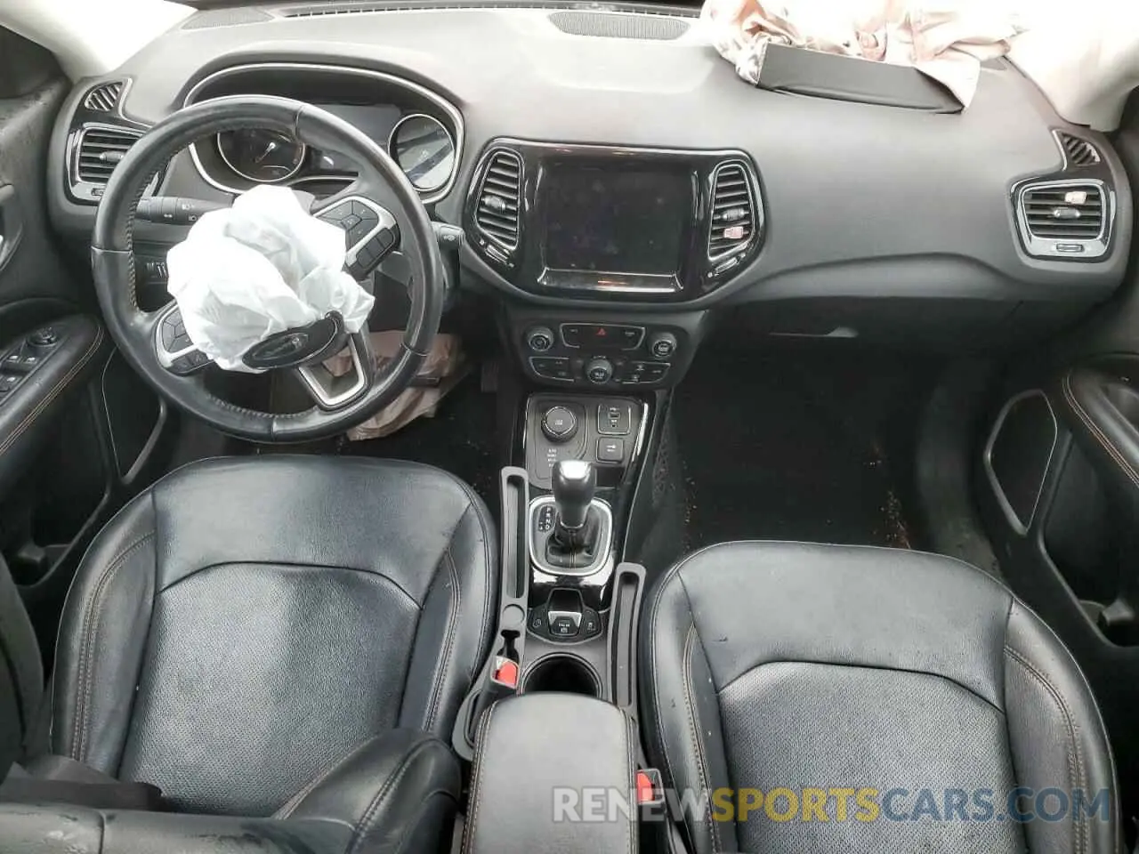 8 Photograph of a damaged car 3C4NJDCBXLT255012 JEEP COMPASS 2020