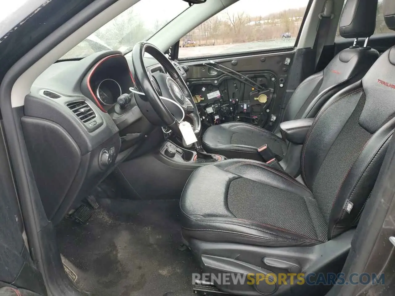 7 Photograph of a damaged car 3C4NJDDB1LT108933 JEEP COMPASS 2020
