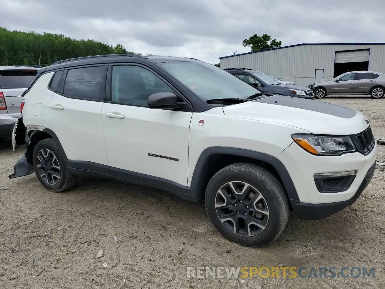 4 Photograph of a damaged car 3C4NJDDB1LT122251 JEEP COMPASS 2020