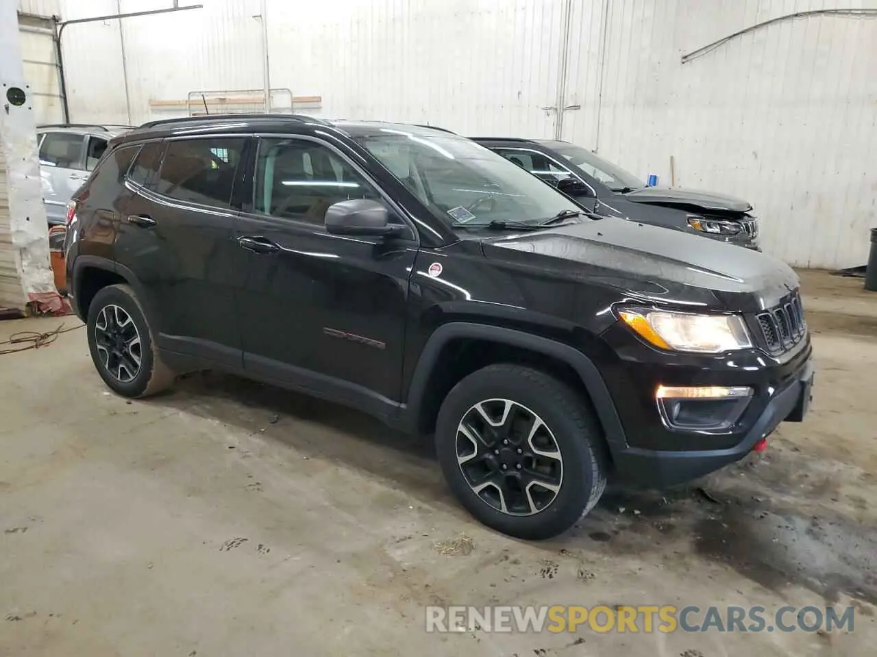 4 Photograph of a damaged car 3C4NJDDB1LT165732 JEEP COMPASS 2020