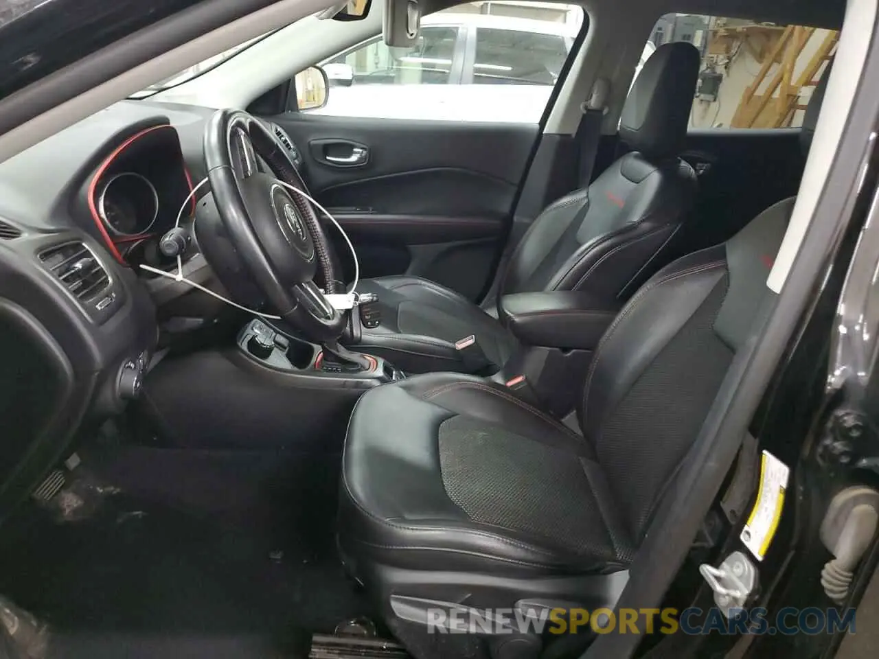 7 Photograph of a damaged car 3C4NJDDB1LT165732 JEEP COMPASS 2020