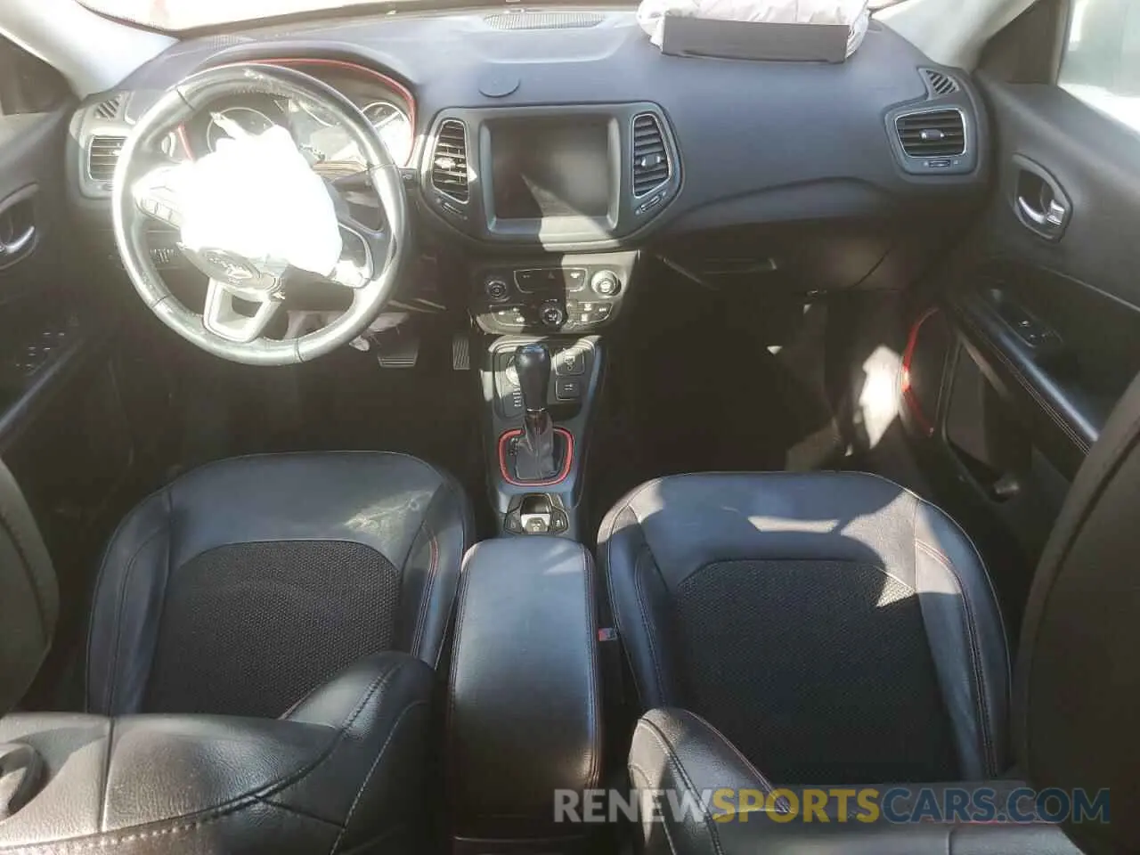 8 Photograph of a damaged car 3C4NJDDB1LT202908 JEEP COMPASS 2020