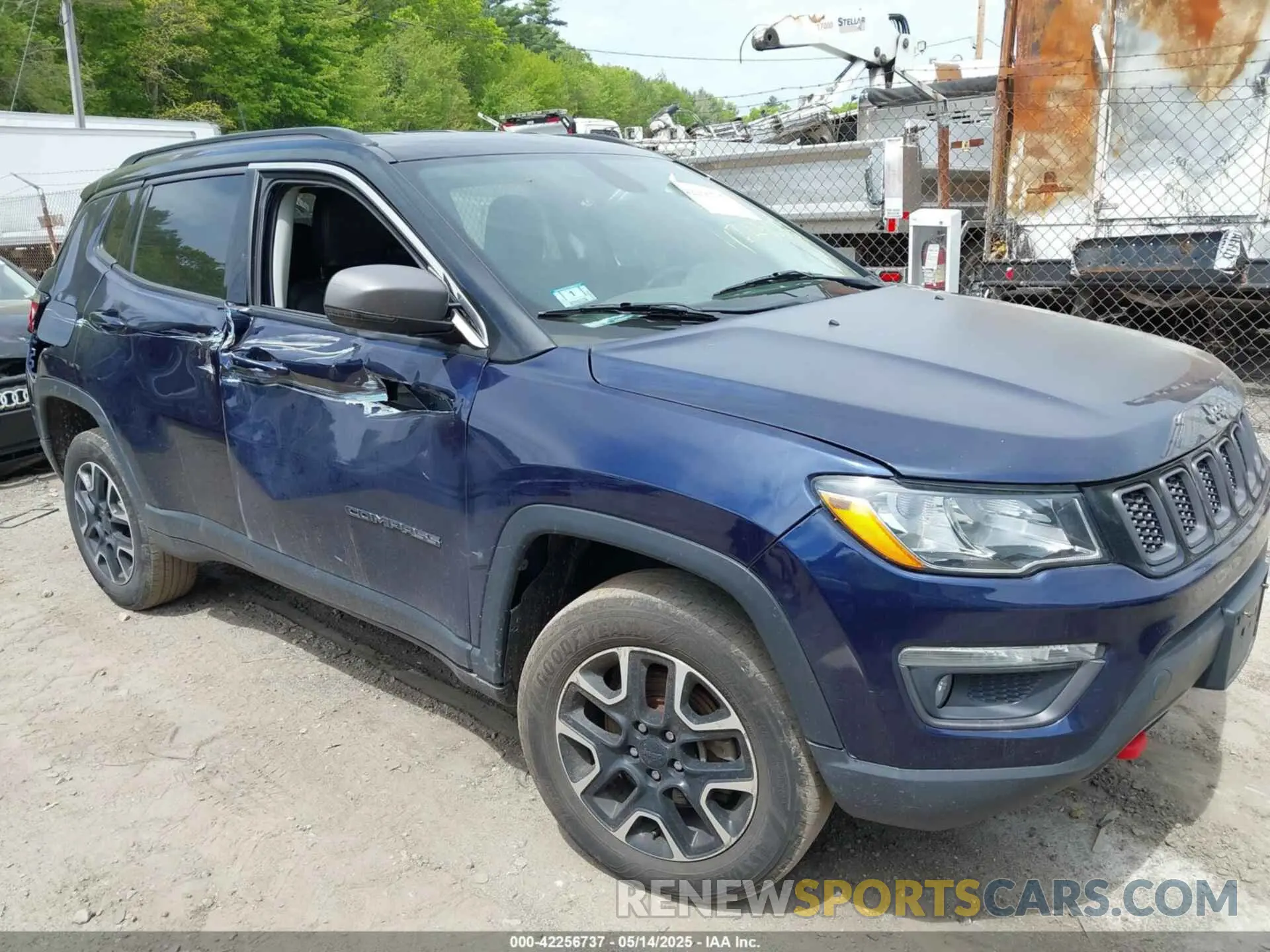 1 Photograph of a damaged car 3C4NJDDB1LT244981 JEEP COMPASS 2020