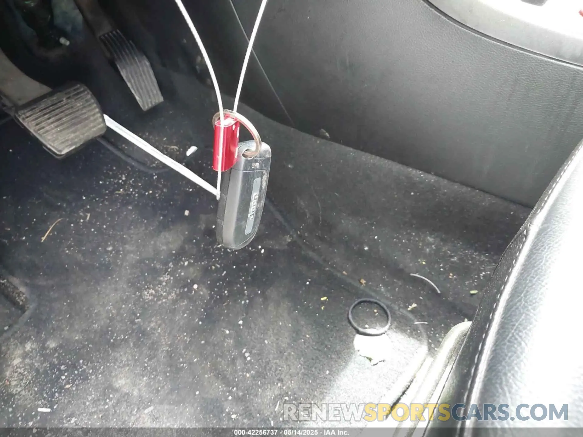 11 Photograph of a damaged car 3C4NJDDB1LT244981 JEEP COMPASS 2020