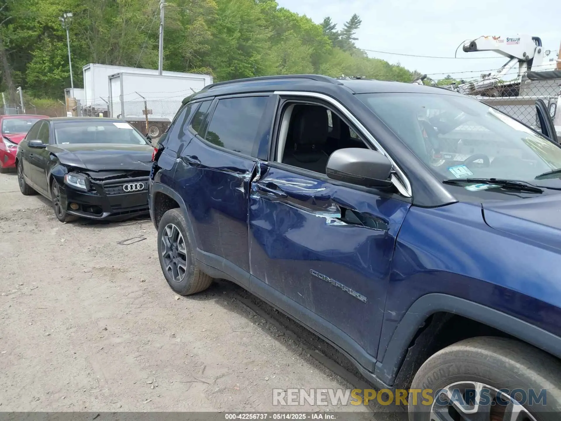 6 Photograph of a damaged car 3C4NJDDB1LT244981 JEEP COMPASS 2020