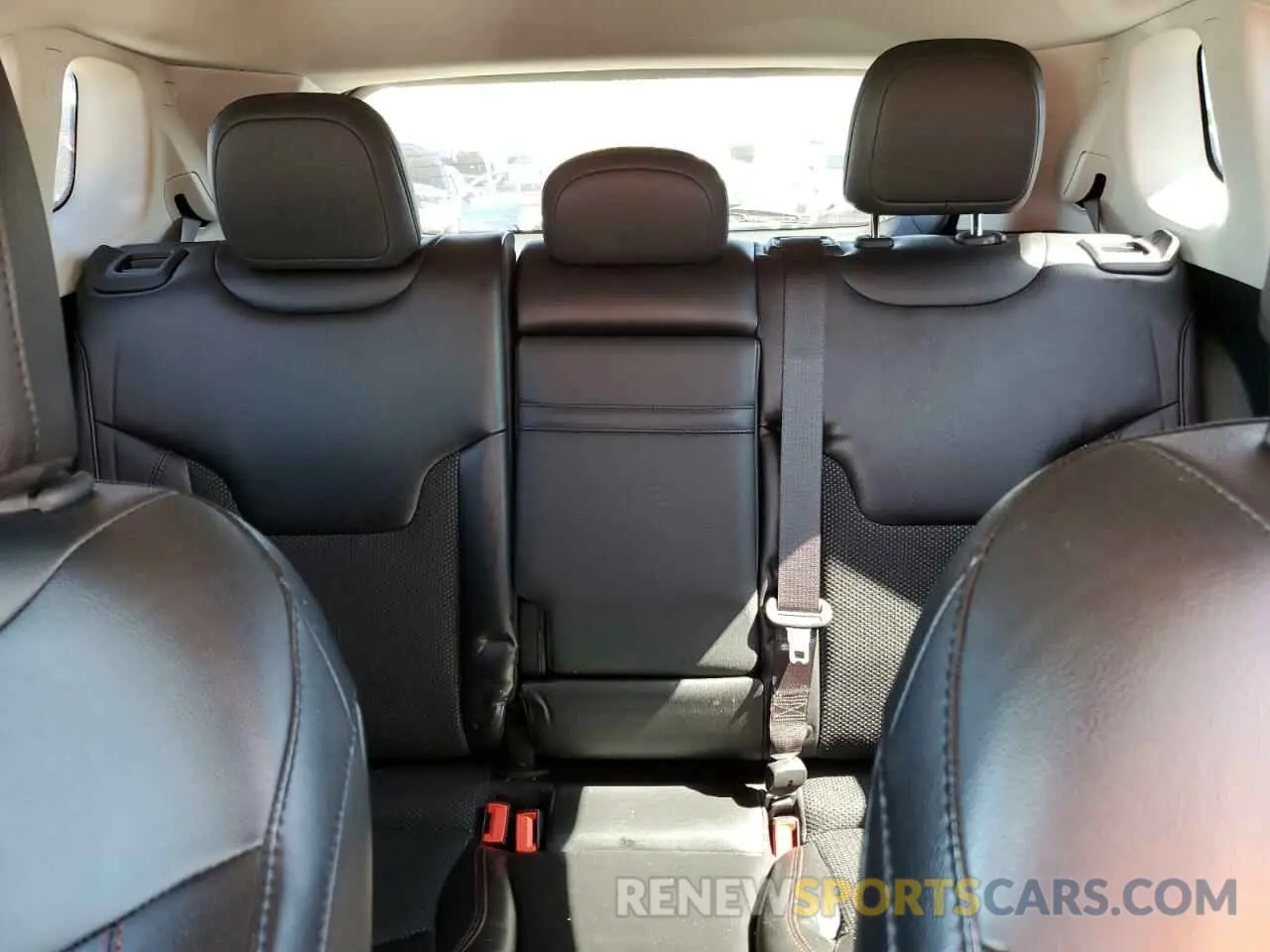10 Photograph of a damaged car 3C4NJDDB2LT108889 JEEP COMPASS 2020