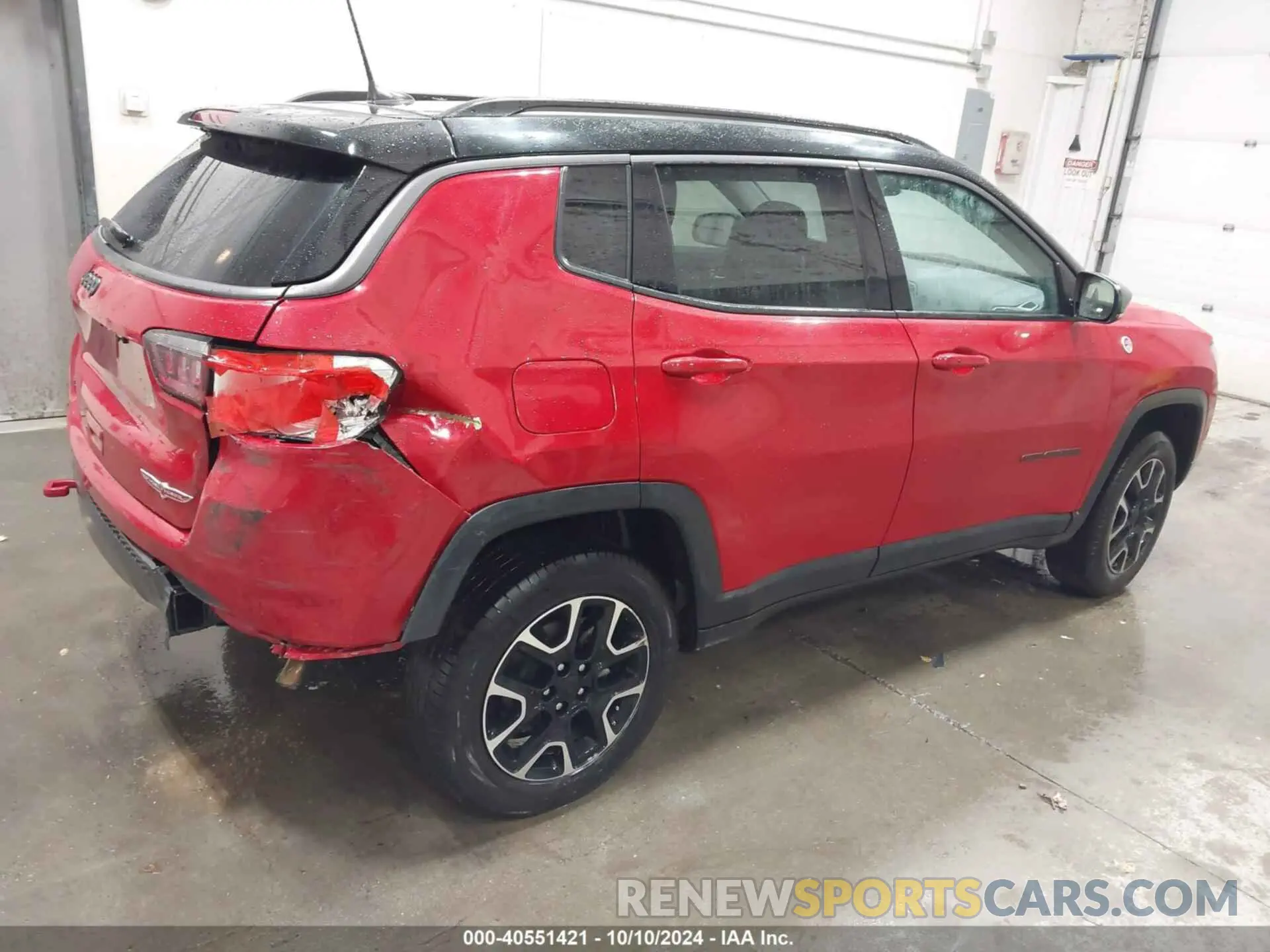 4 Photograph of a damaged car 3C4NJDDB3LT215465 JEEP COMPASS 2020