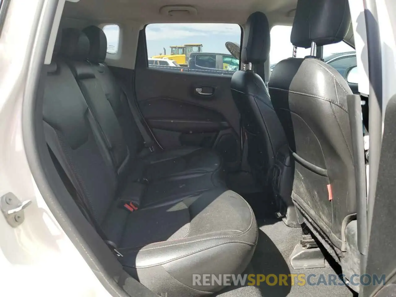 11 Photograph of a damaged car 3C4NJDDB4LT159505 JEEP COMPASS 2020