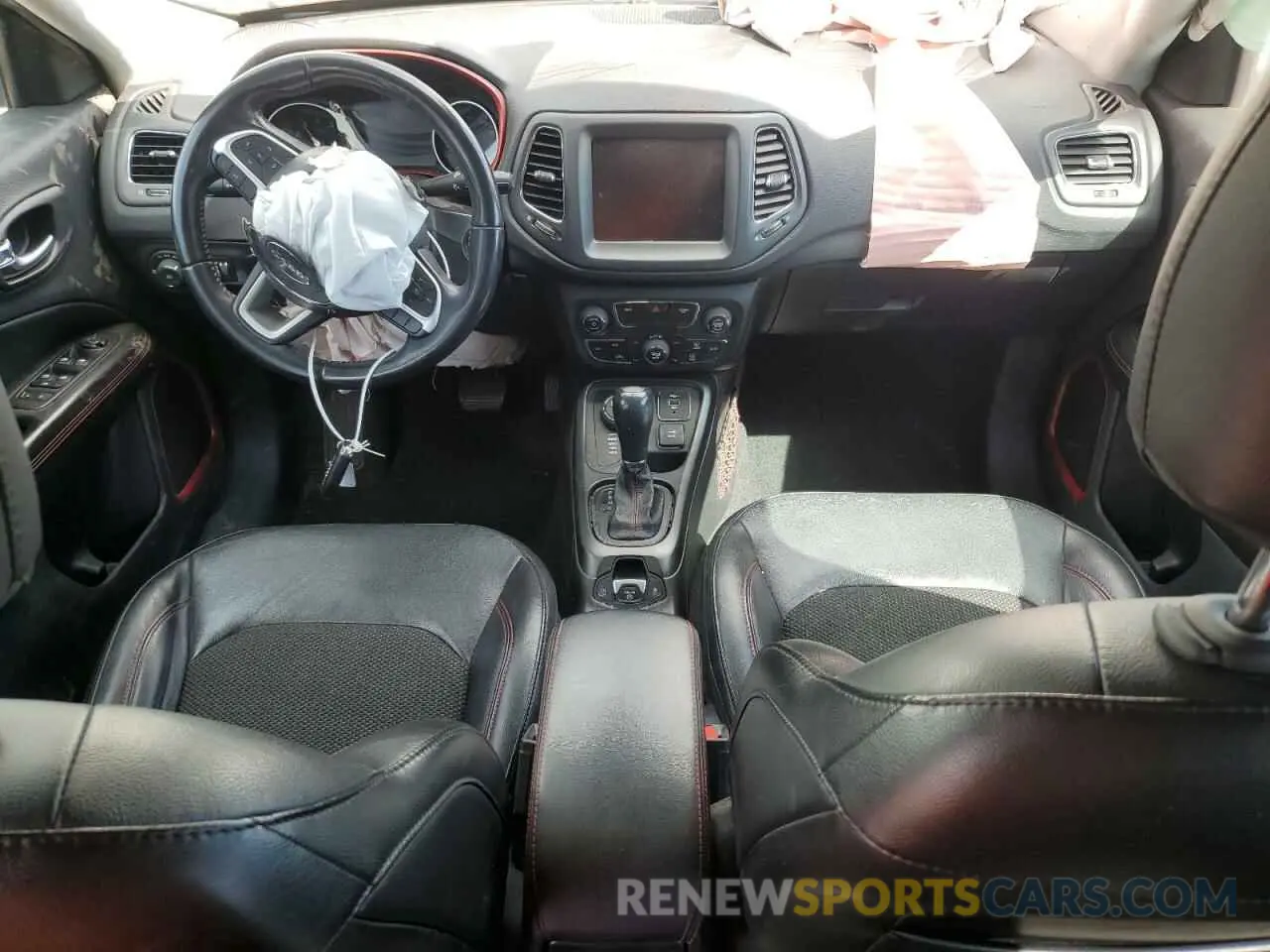 8 Photograph of a damaged car 3C4NJDDB4LT159505 JEEP COMPASS 2020