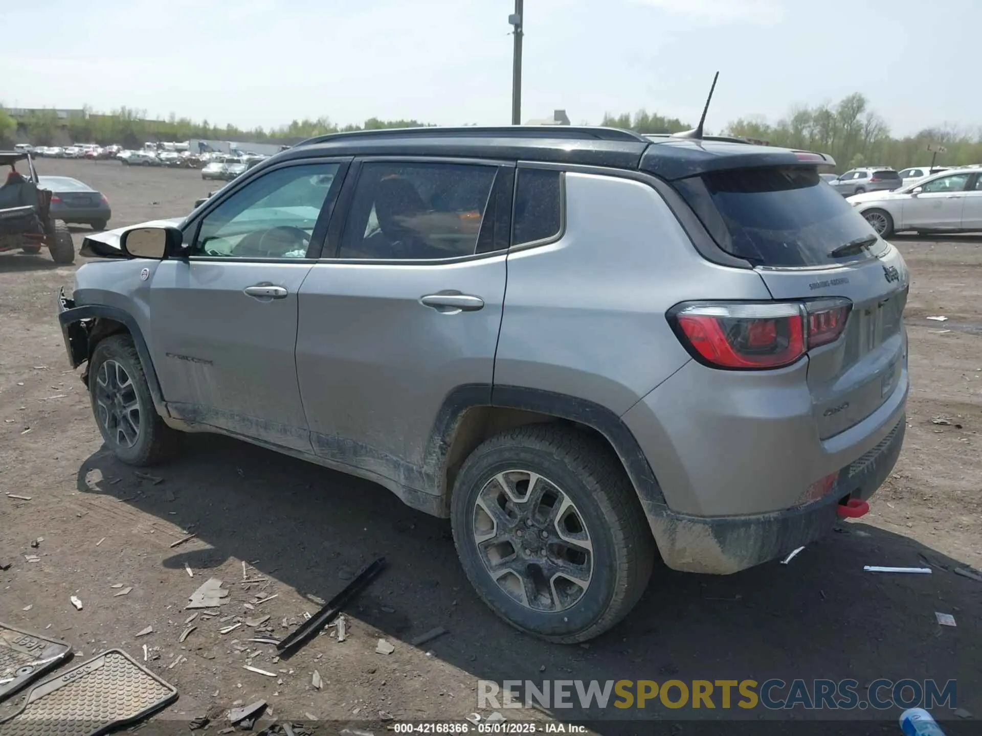 3 Photograph of a damaged car 3C4NJDDB4LT171685 JEEP COMPASS 2020