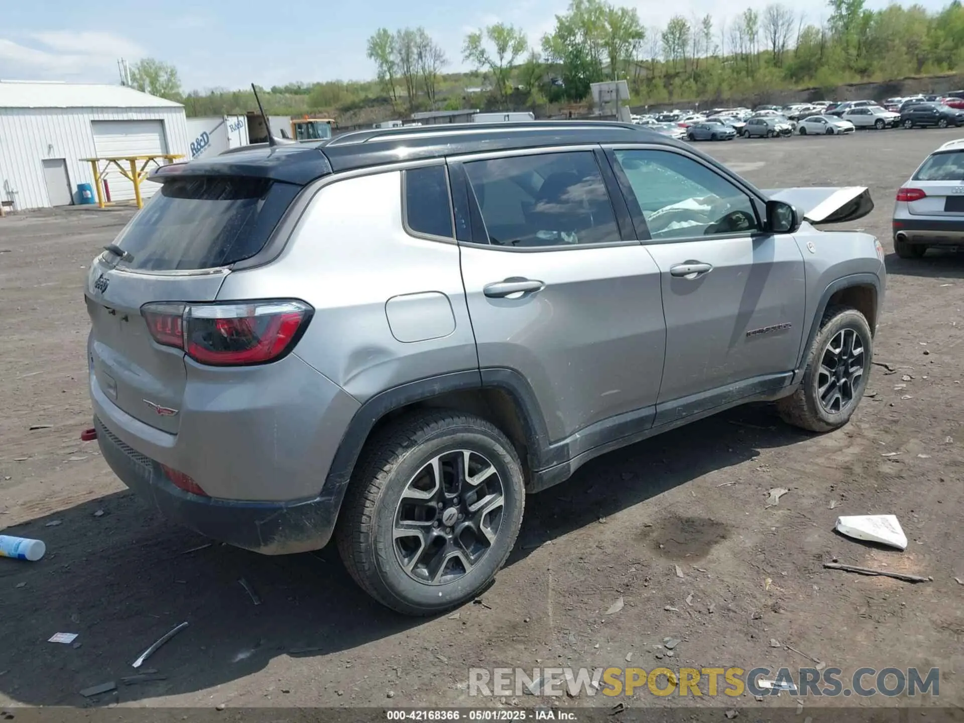 4 Photograph of a damaged car 3C4NJDDB4LT171685 JEEP COMPASS 2020