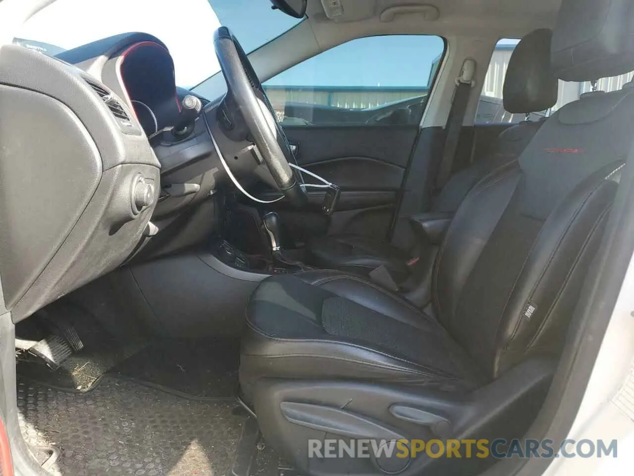 7 Photograph of a damaged car 3C4NJDDB4LT184212 JEEP COMPASS 2020